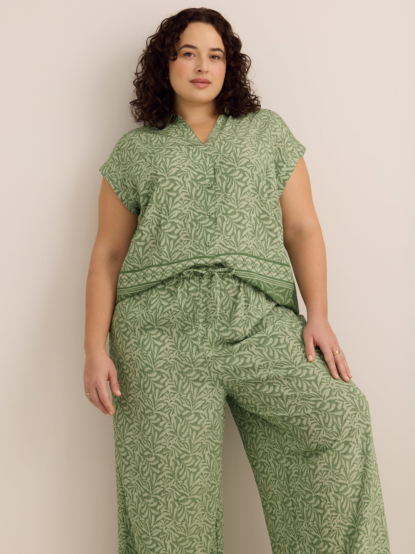 Palazzo-Leg Pant with Elastic Waistband