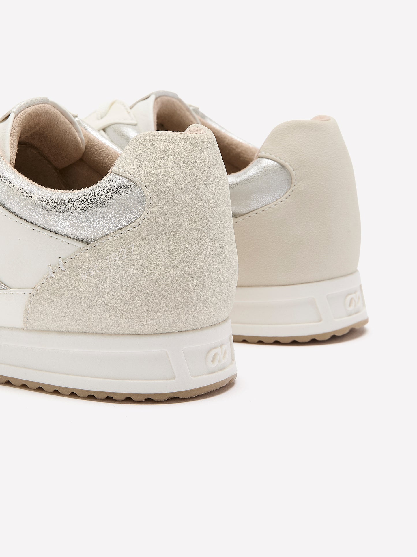 Wide Width, White Garnet Lace-Up Sneakers - Naturalizer