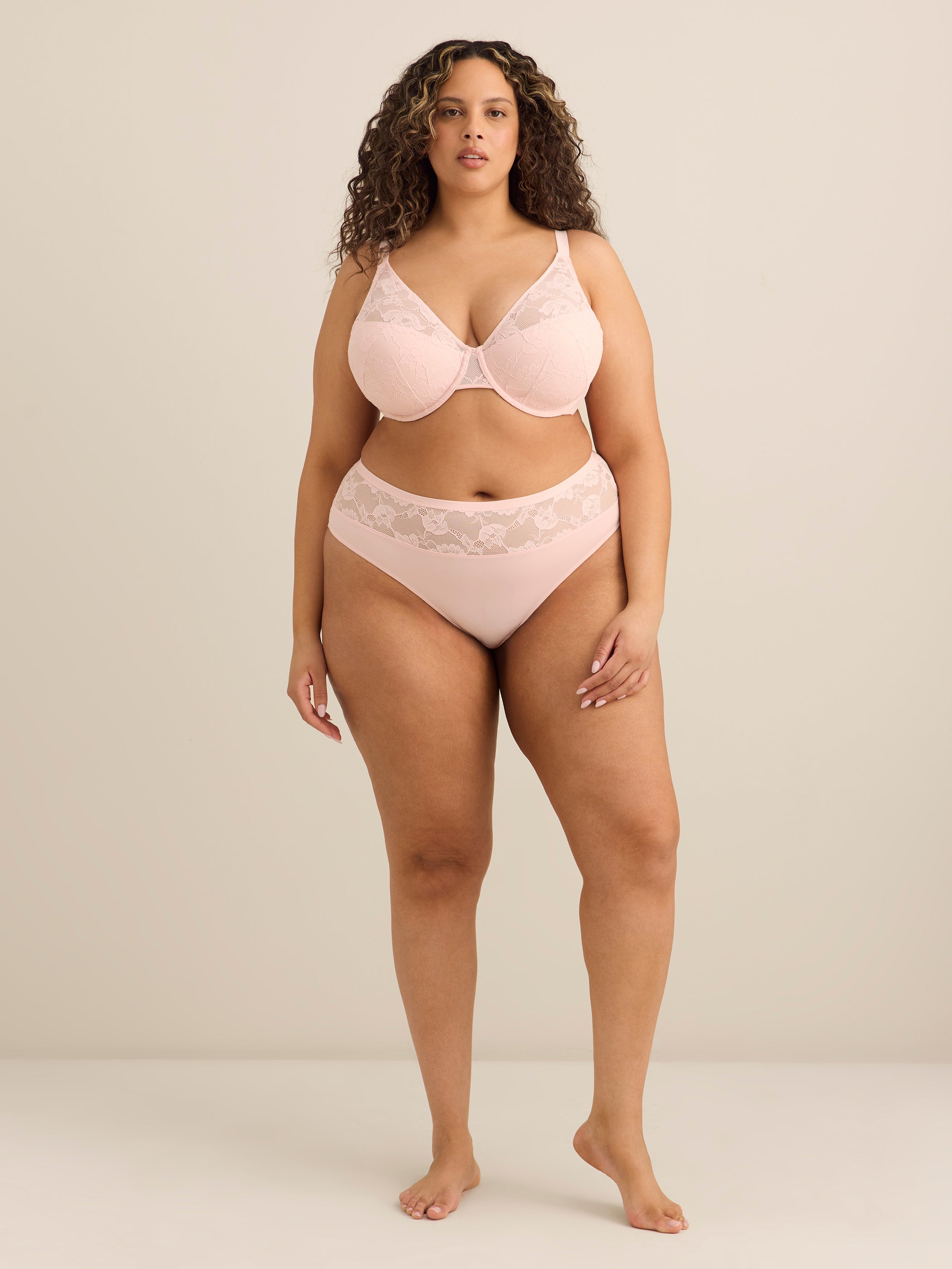 Underwire Lace Balconette Bra - Déesse Collection