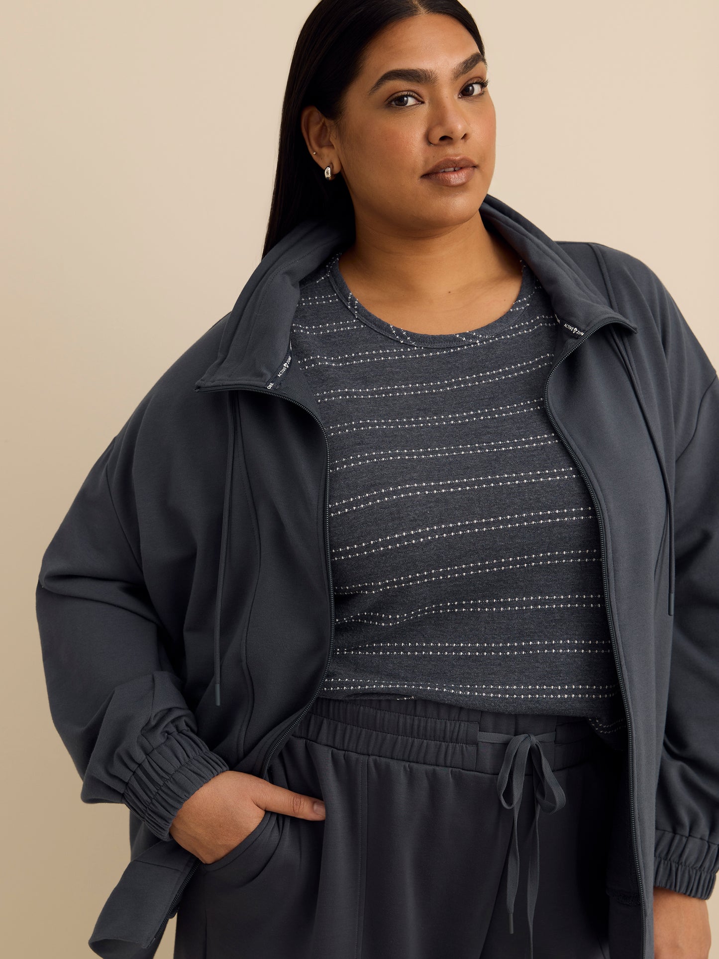 Crew-Neck T-Shirt with Side Sherring Detail - Active Zone