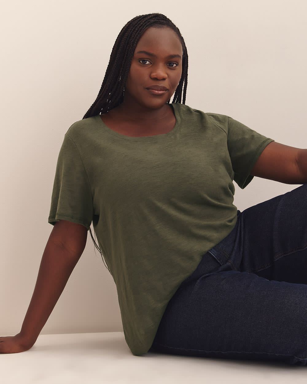 Curvy-Fit Crewneck Tee - PENN. Essentials