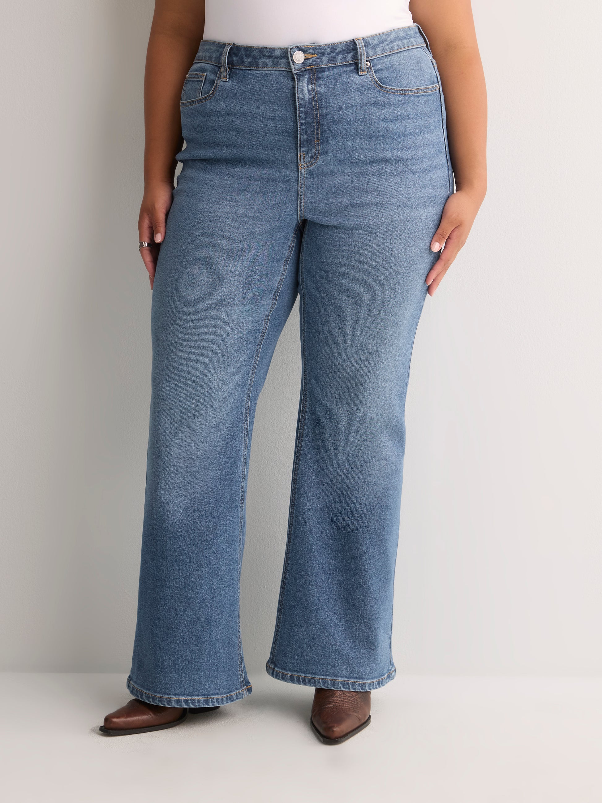 Classic-Fit High-Rise Flared-Leg Denim Pant - d/C jeans