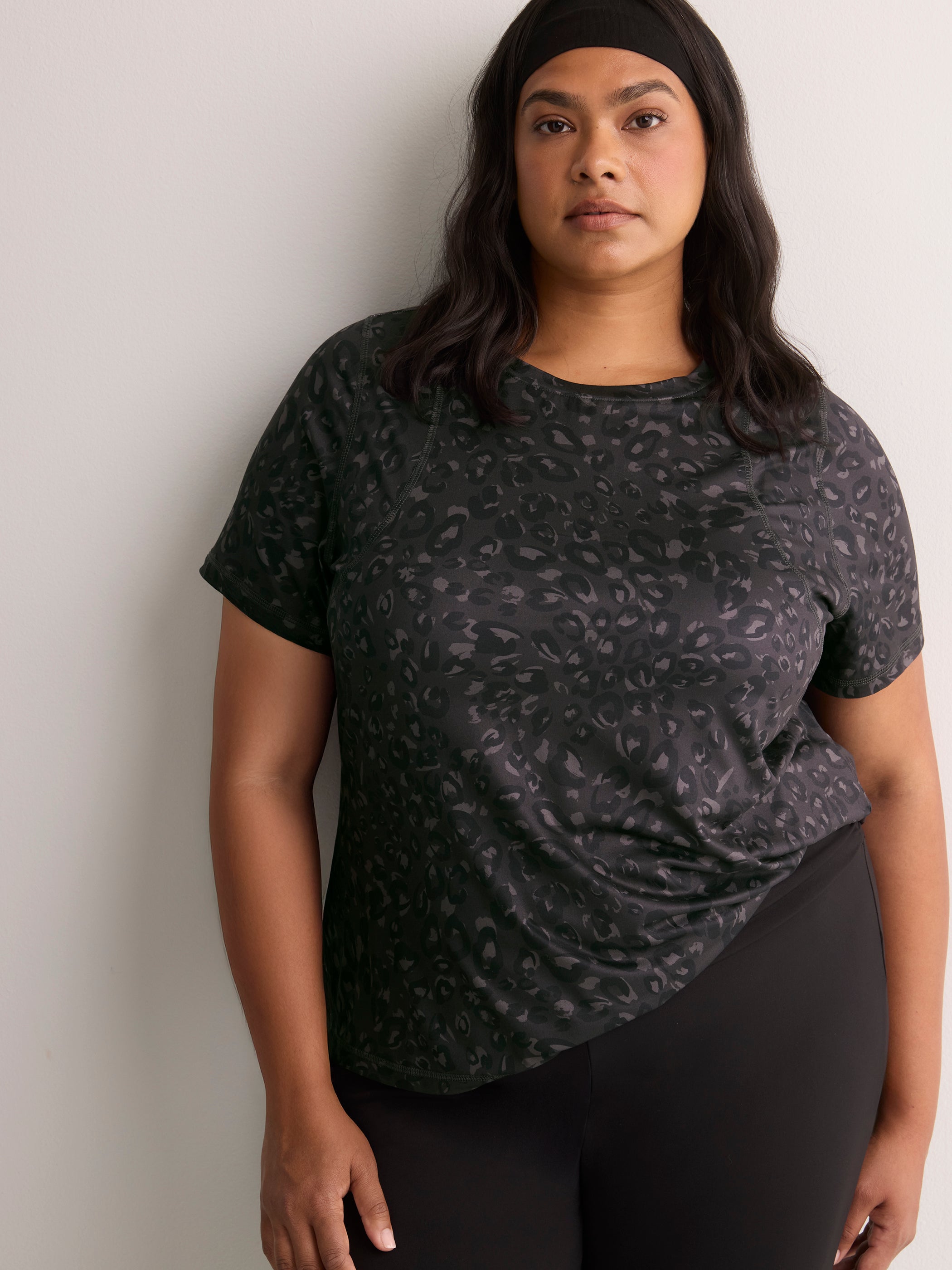 Responsible, Black Leopard-Print Short-Sleeve T-Shirt with Mesh Inserts - Active Zone