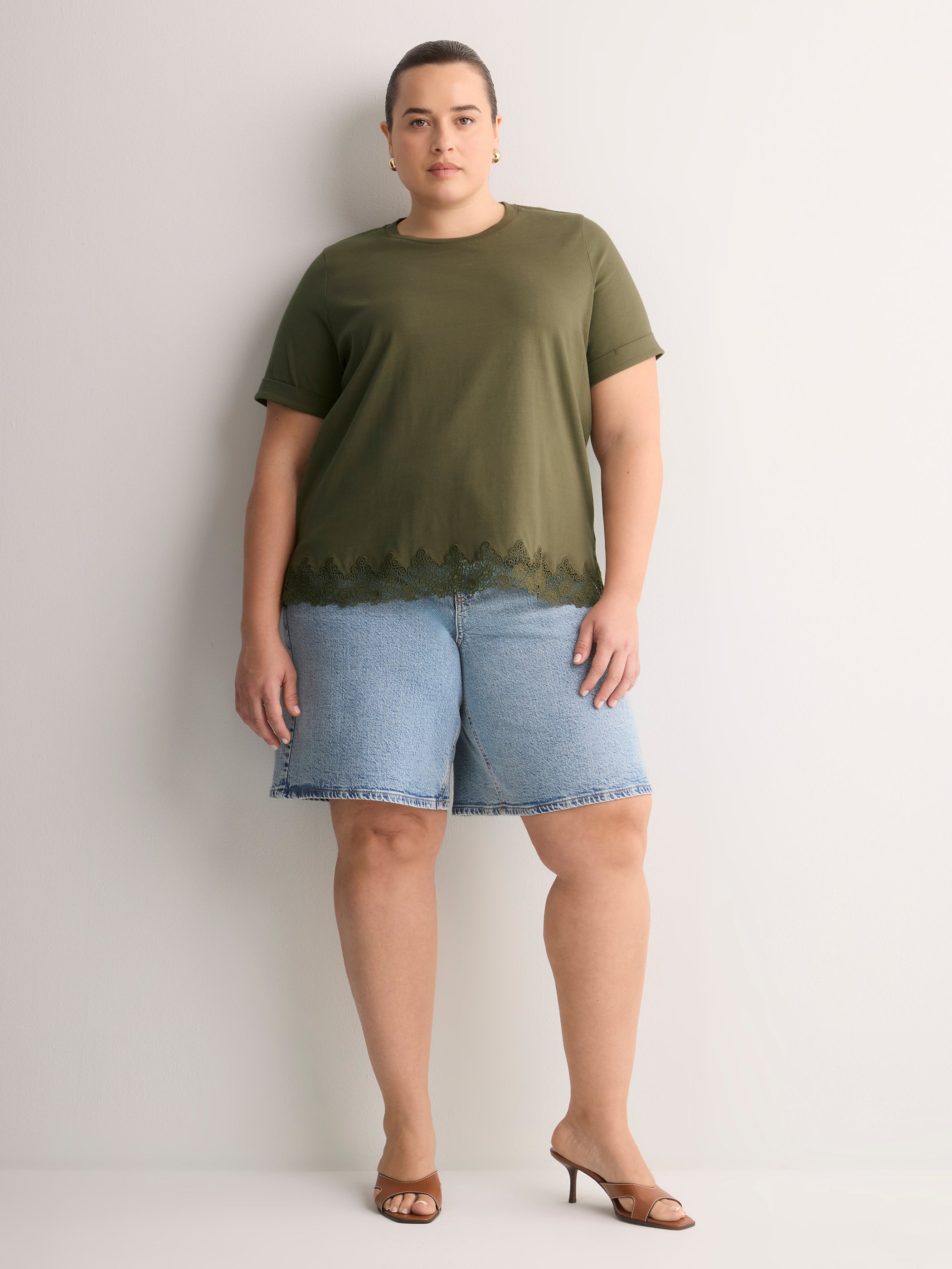 Straight-Fit Short-Sleeve Crew-Neck T-Shirt with Lace Hem