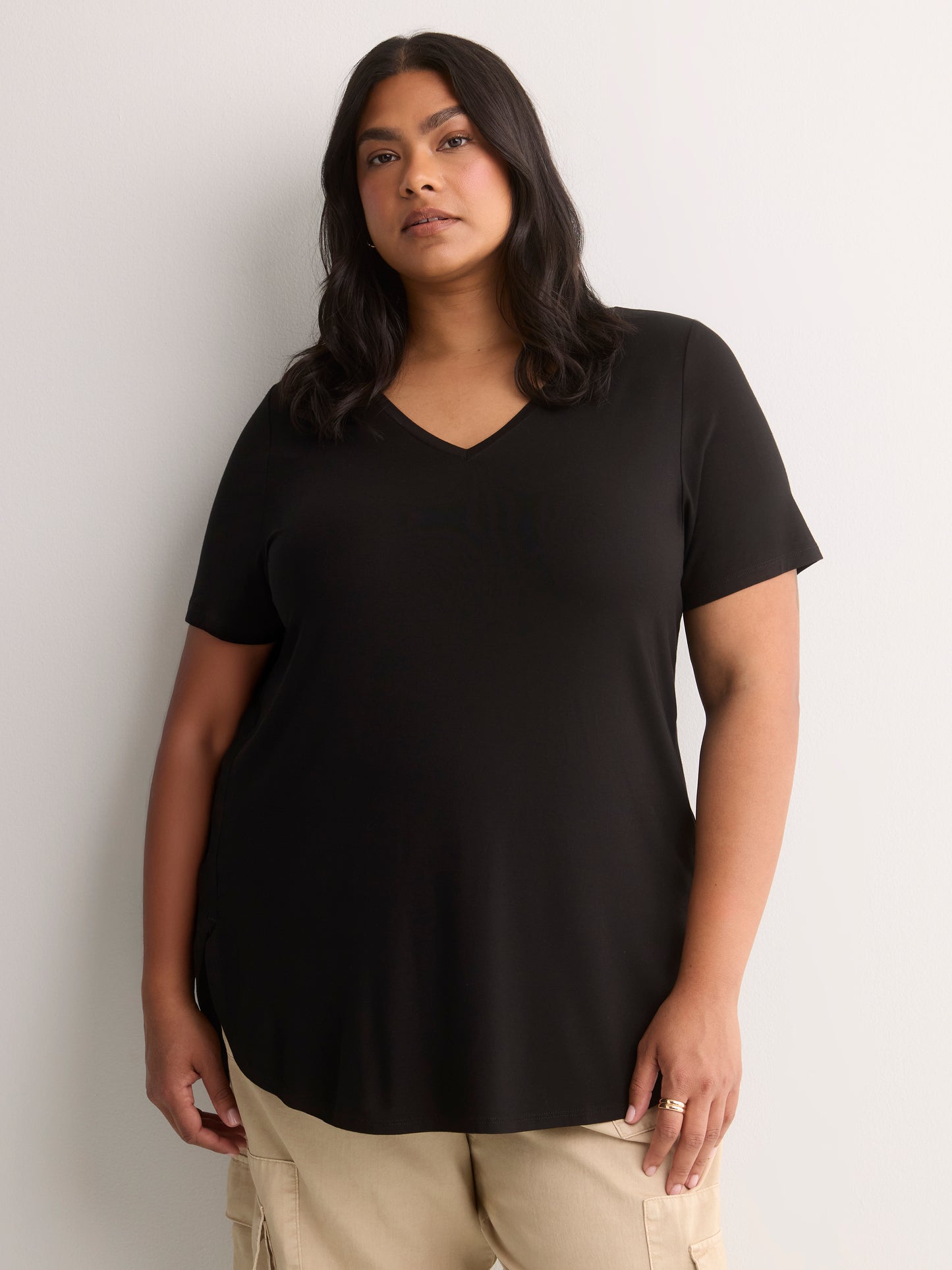 Modern-Fit V-Neck Tunic - PENN. Essentials
