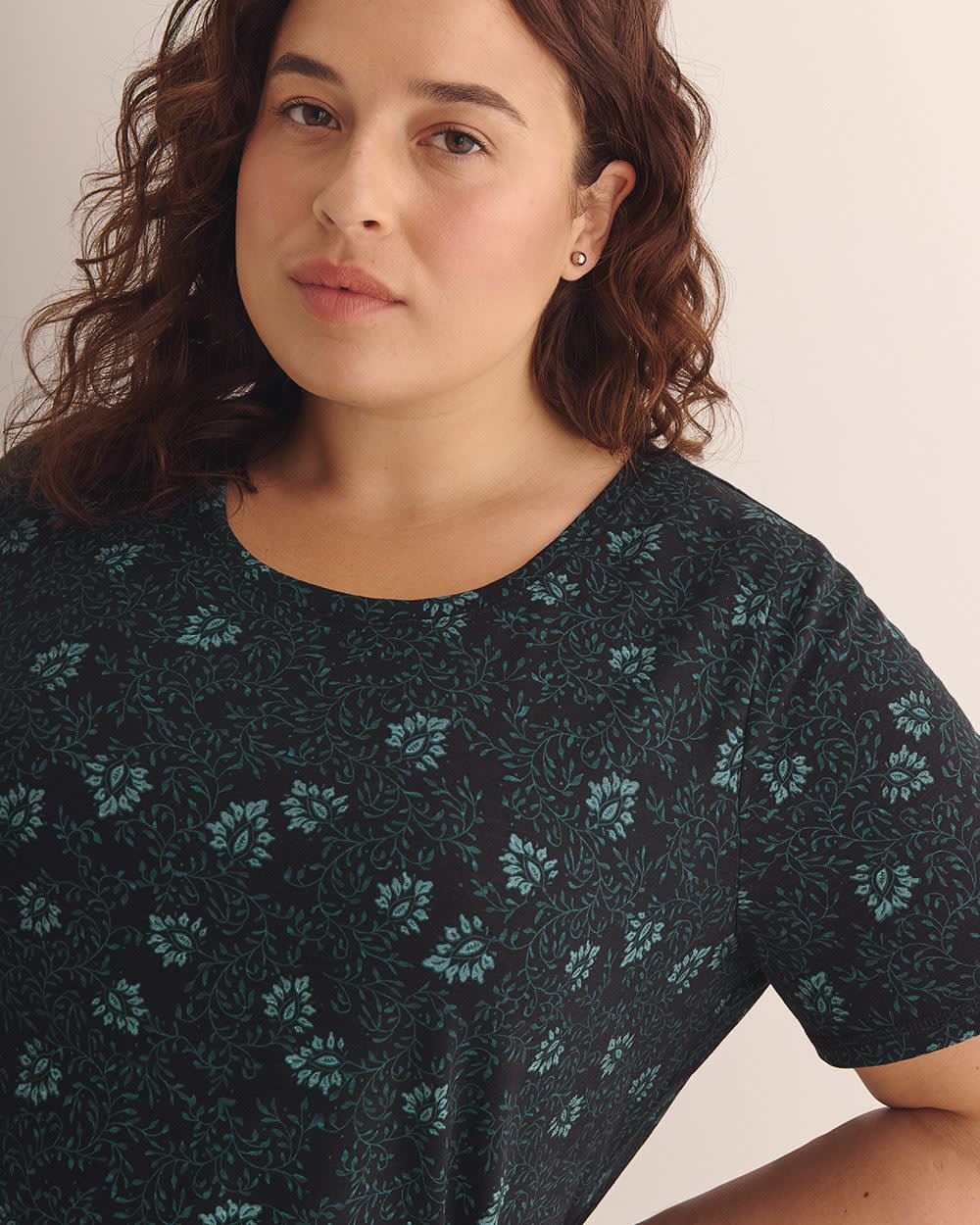 Curvy-Fit Short-Sleeve Tee - PENN. Essentials