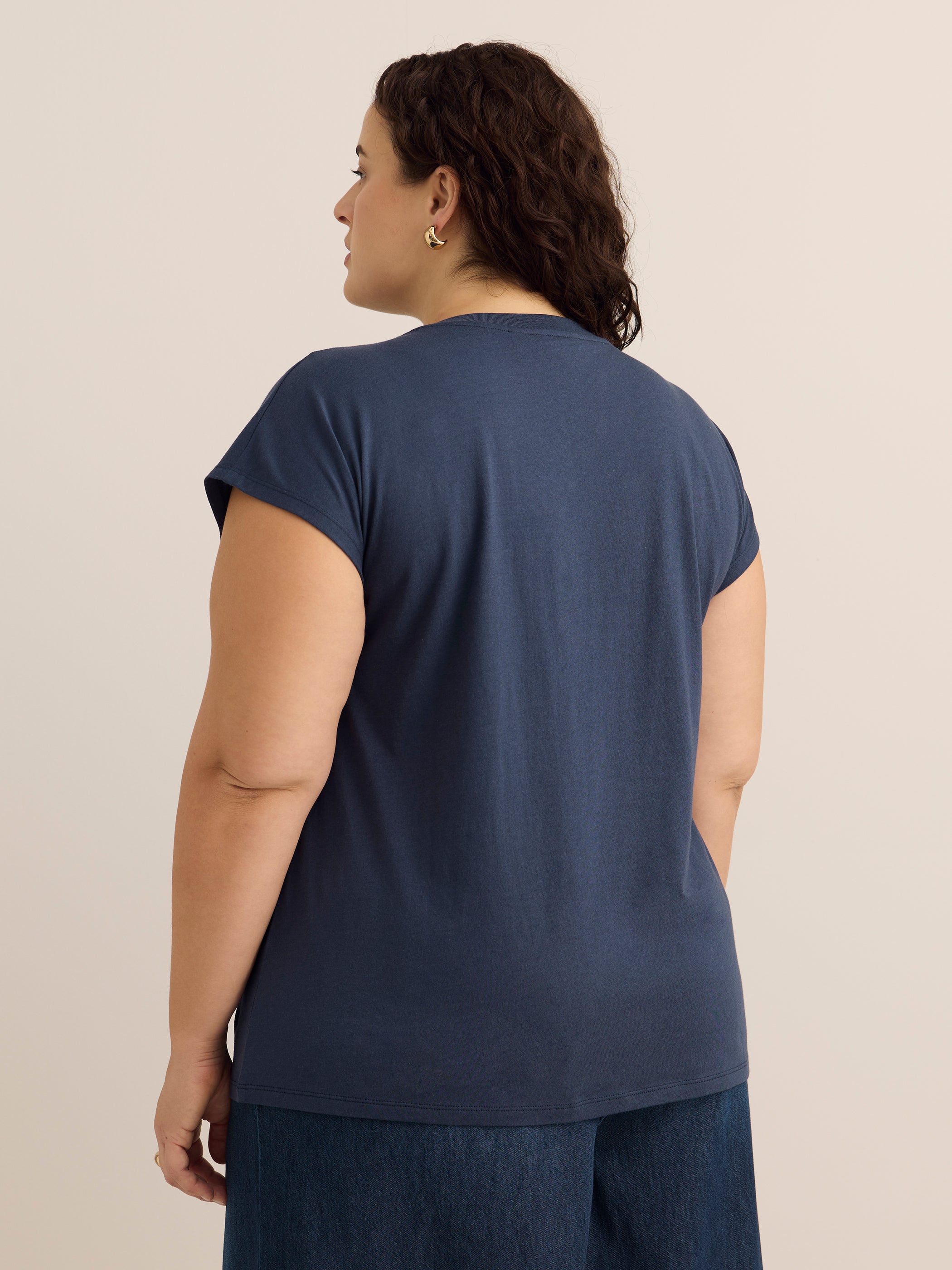 Straight-Fit Extended-Sleeve Crew-Neck Knit Top