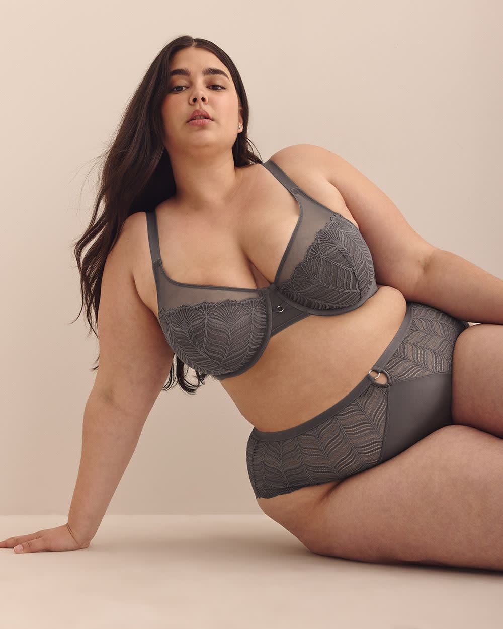 Unlined Underwire Bra with Mesh and Lace - Déesse Collection