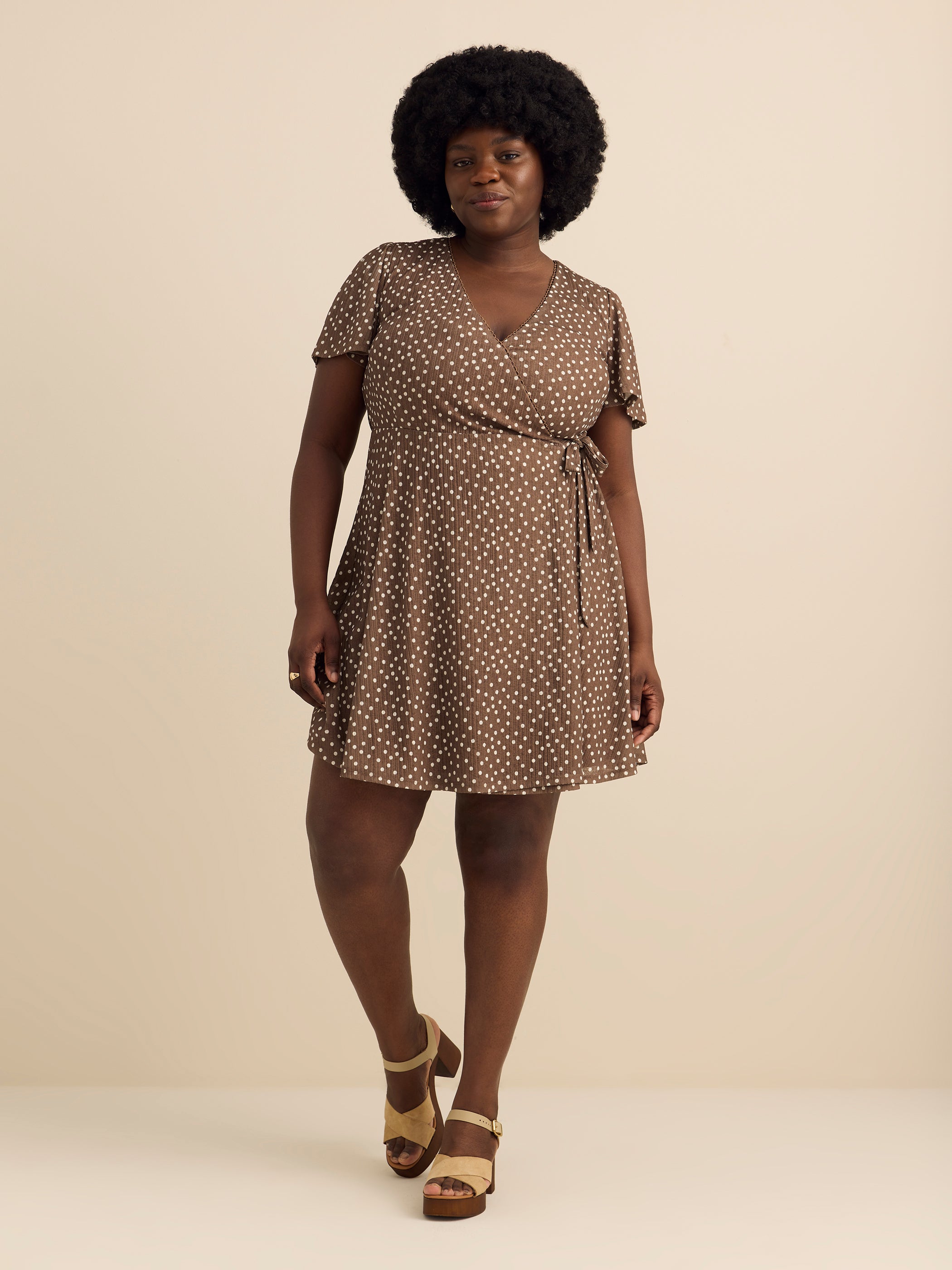 Robe cache-coeur courte à manches à volants - Addition Elle