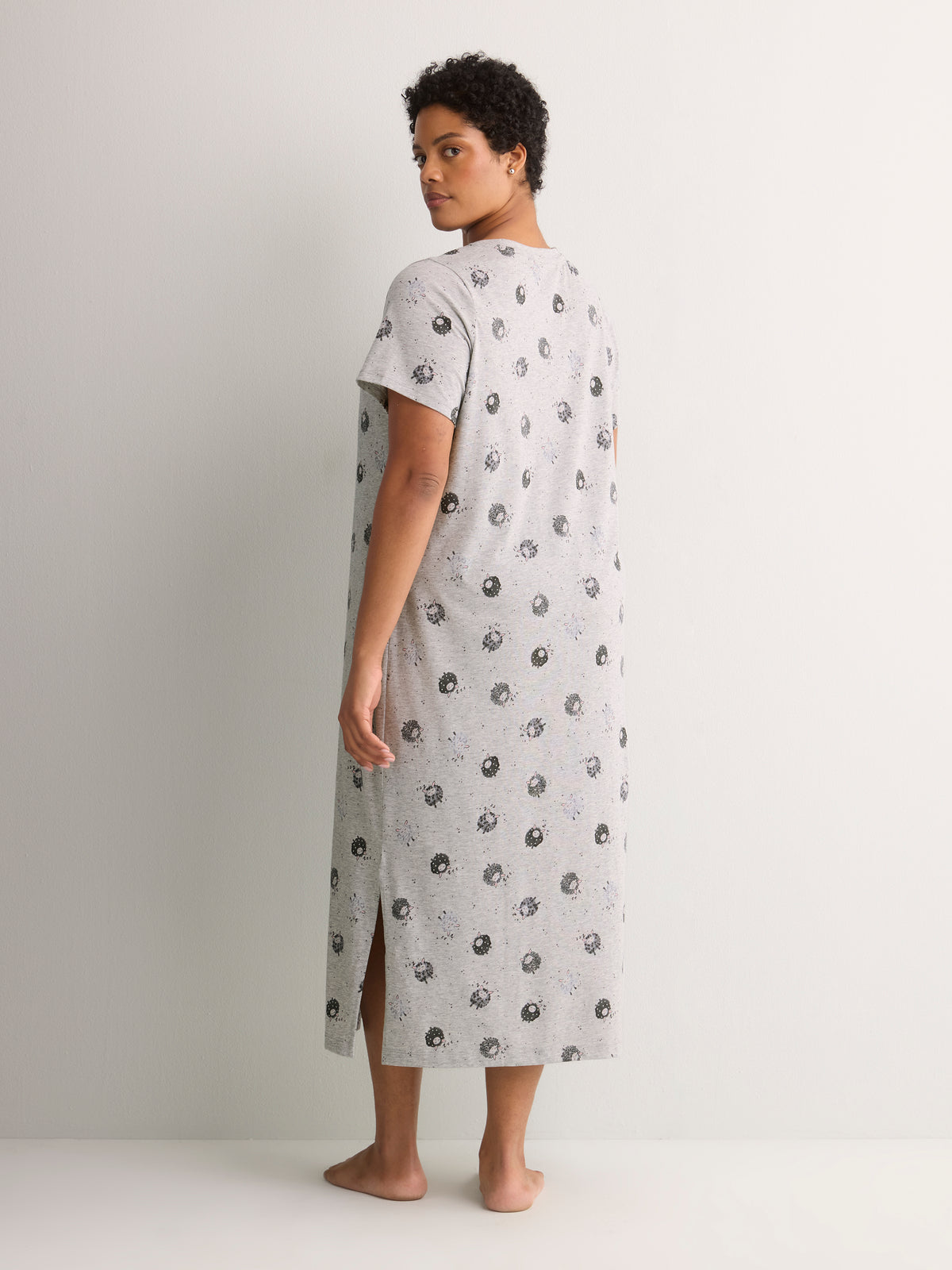 Grey Sheep-Print Long Short-Sleeve Sleepshirt - tiVOGLIO