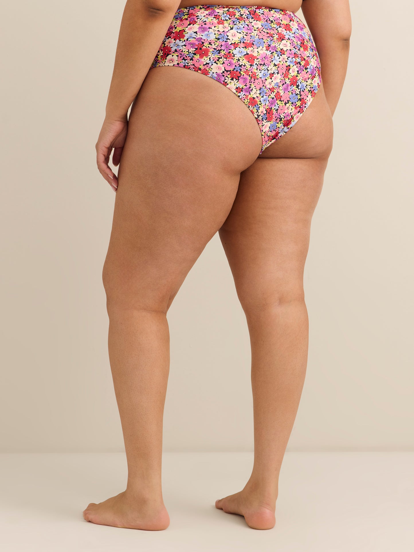 Culotte de maillot fleurie échancrée taille haute