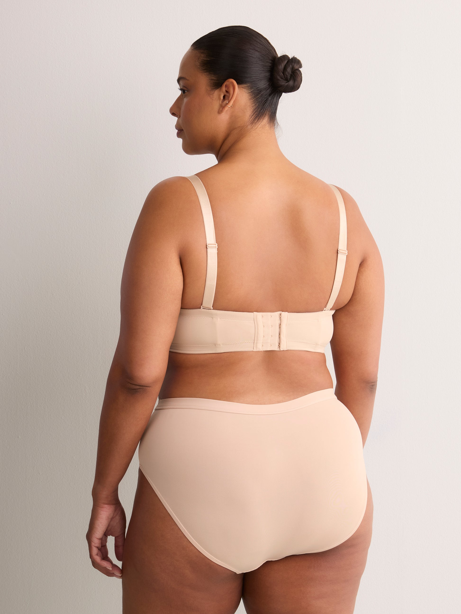 Strapless/Multiway Microfibre Bra - Déesse Collection