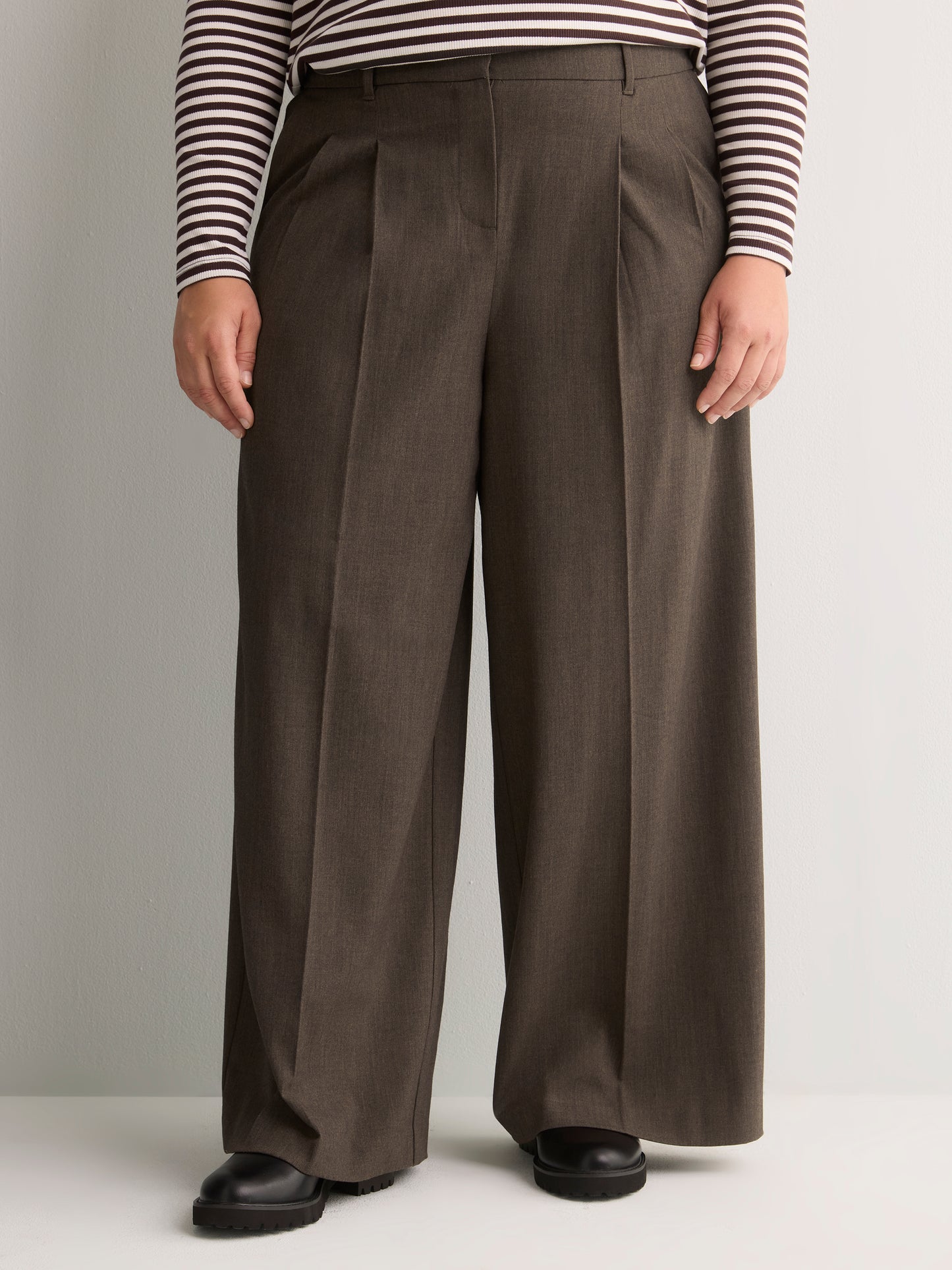 Heather Brown Double Pleated Wide-Leg Pant