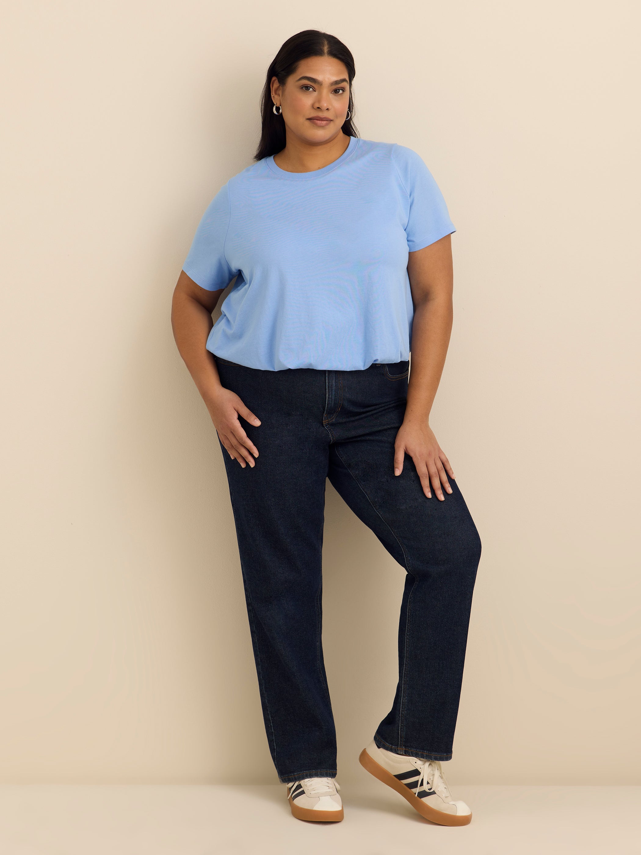 Haut à manches courtes avec ourlet bouffant