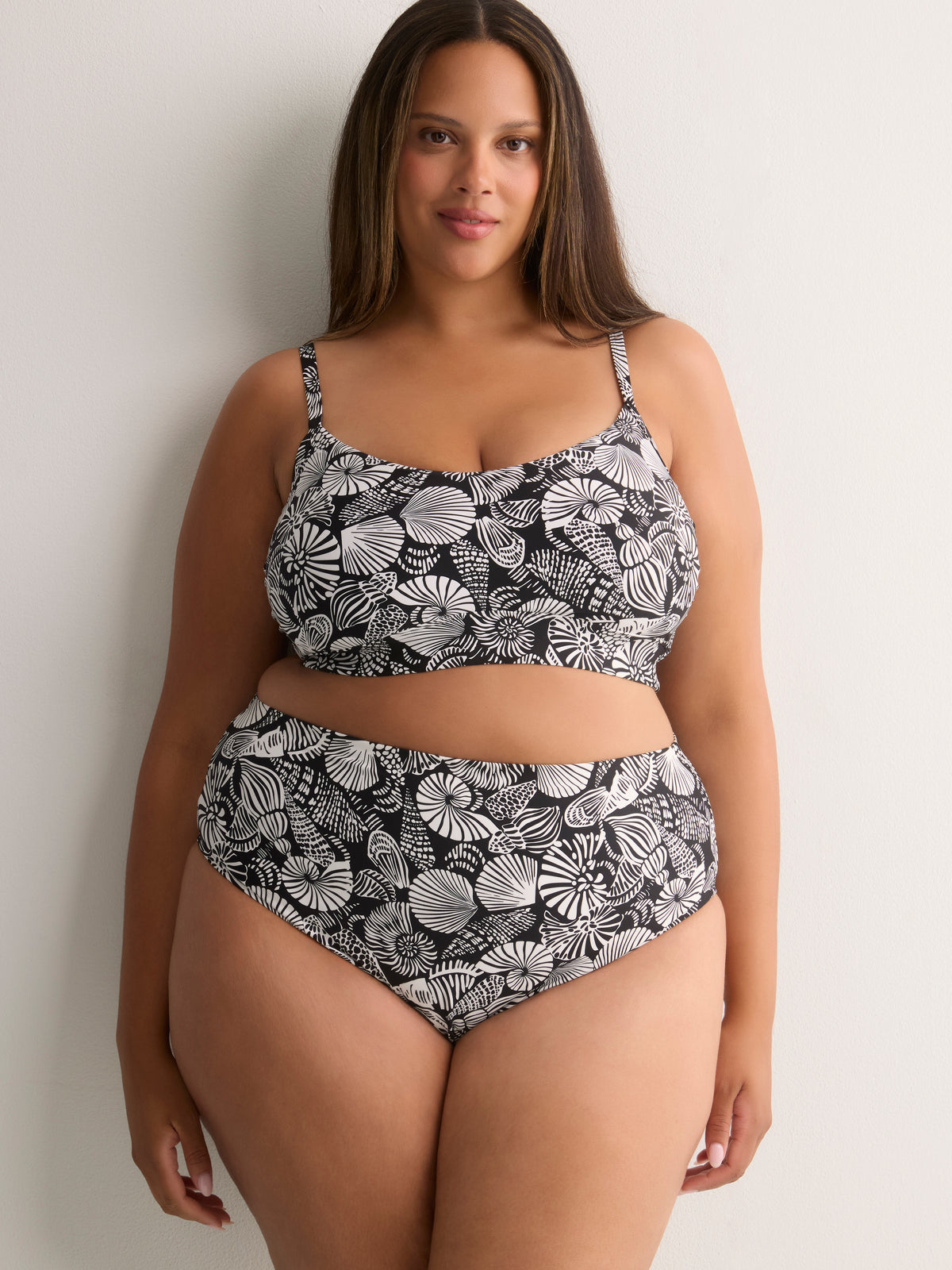 Black Seashell High-Rise High-Leg Swim Brief