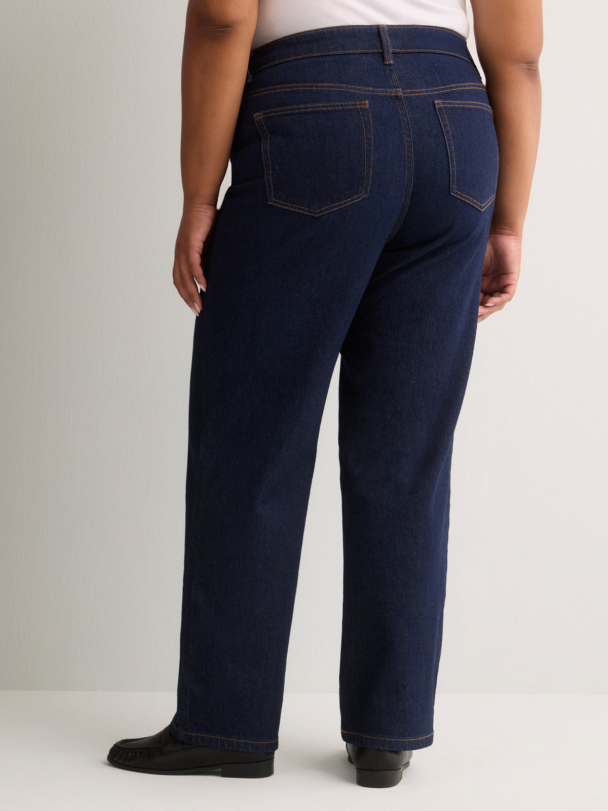Straight-Leg Mid-Rise Classic Denim Pant - Addition Elle