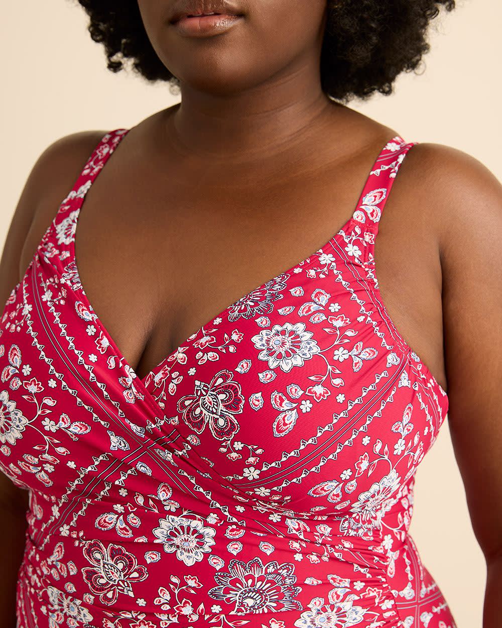 Maillot de bain une-pièce à devant croisé