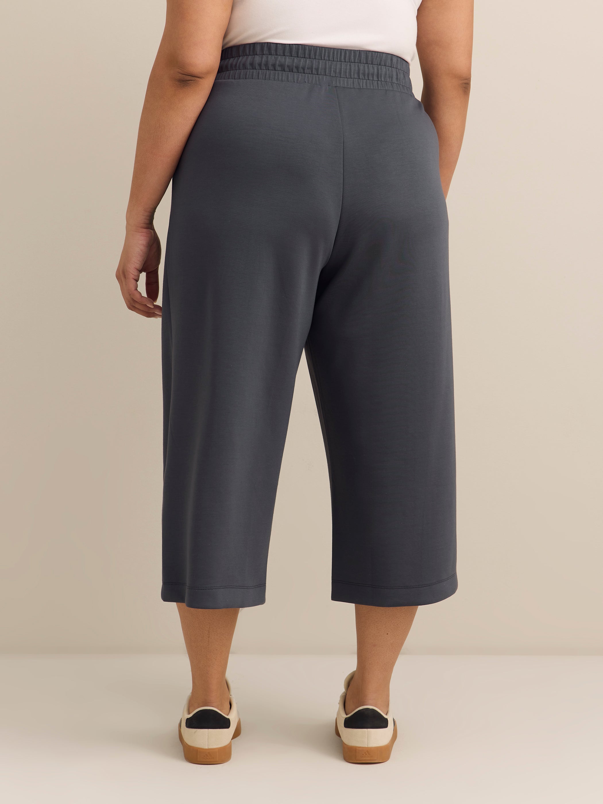 Active Zone Wide-Leg Cropped Pant Plus Size Women's Pants