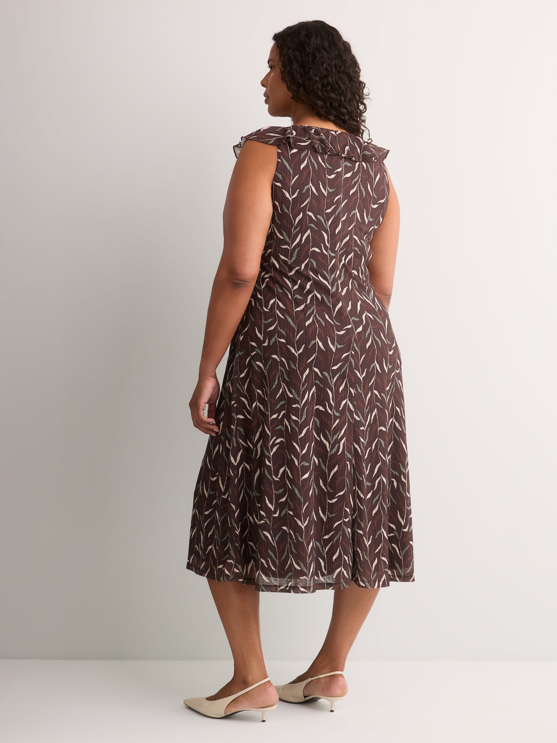 Leaf-Print Sleeveless Midi Dress with Ruffled Empire Waist - Addition Elle