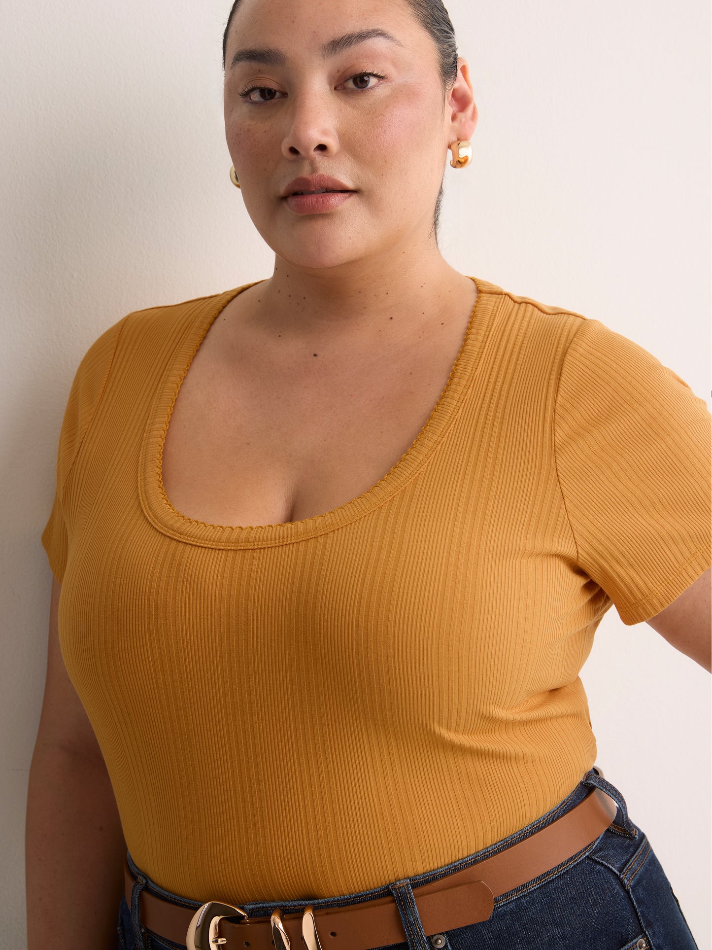 Ribbed Knit Fitted Short-Sleeve T-Shirt