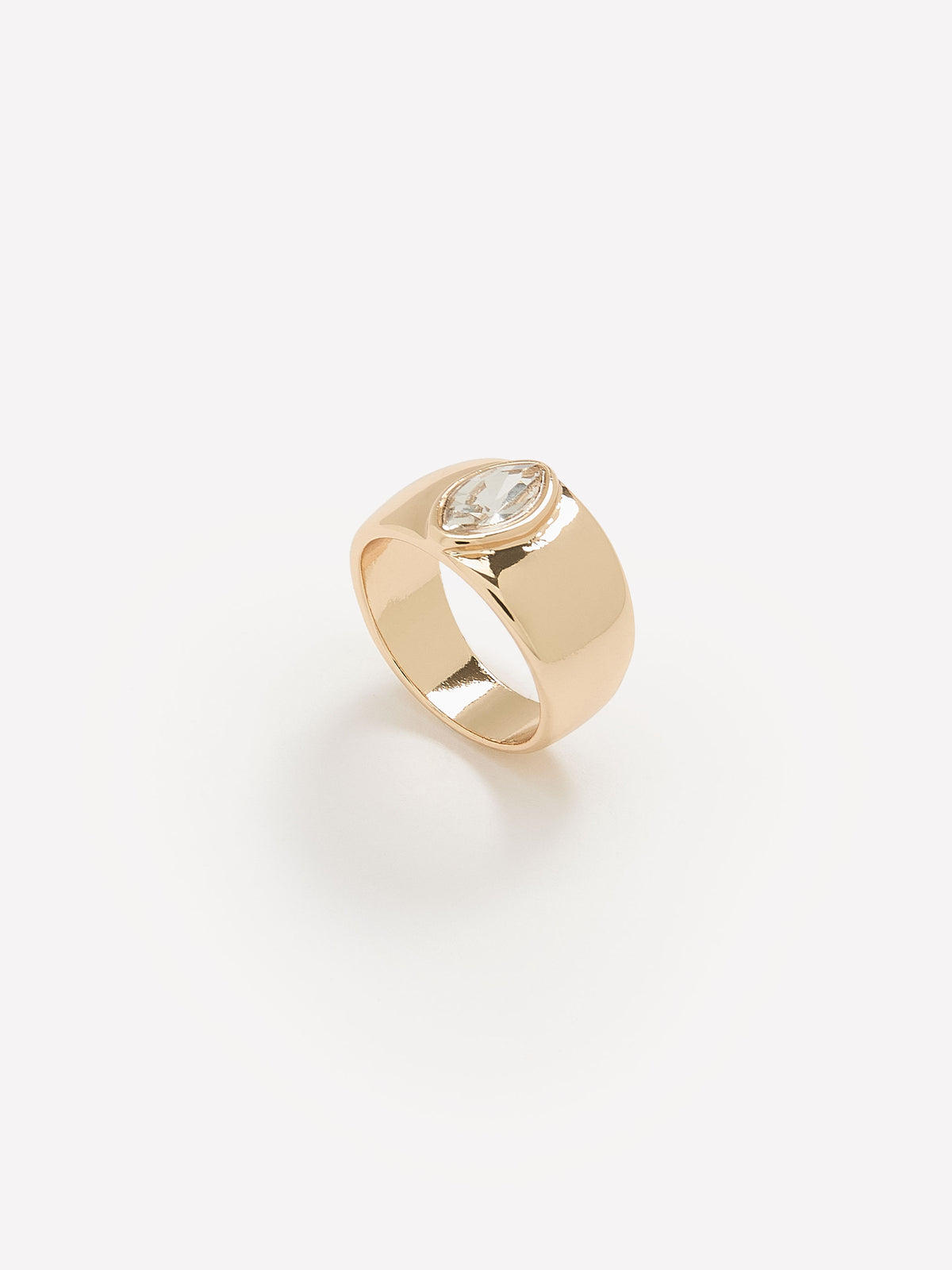 Bague dorée large avec pierre scintillante ovale