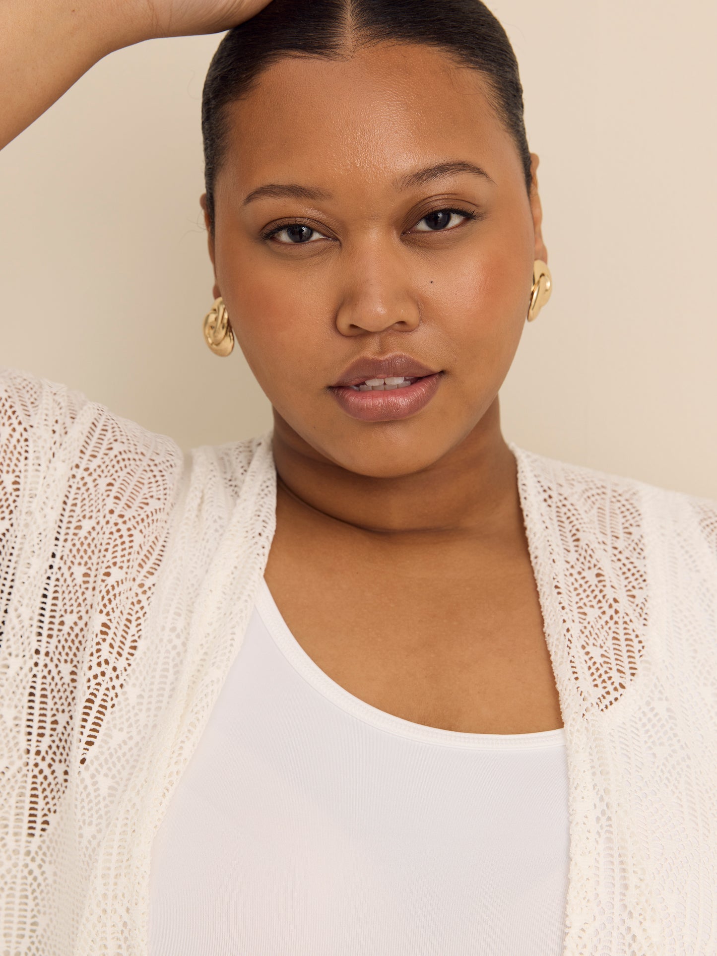 Cape à devant ouvert et mailles de fantaisie