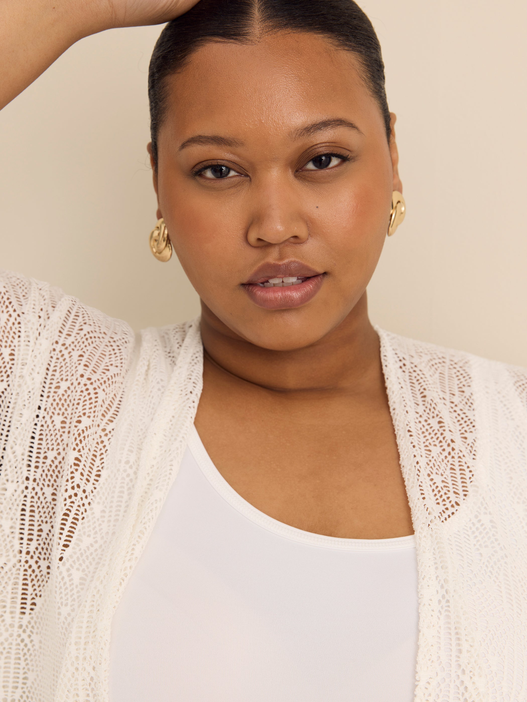 Cape à devant ouvert et mailles de fantaisie