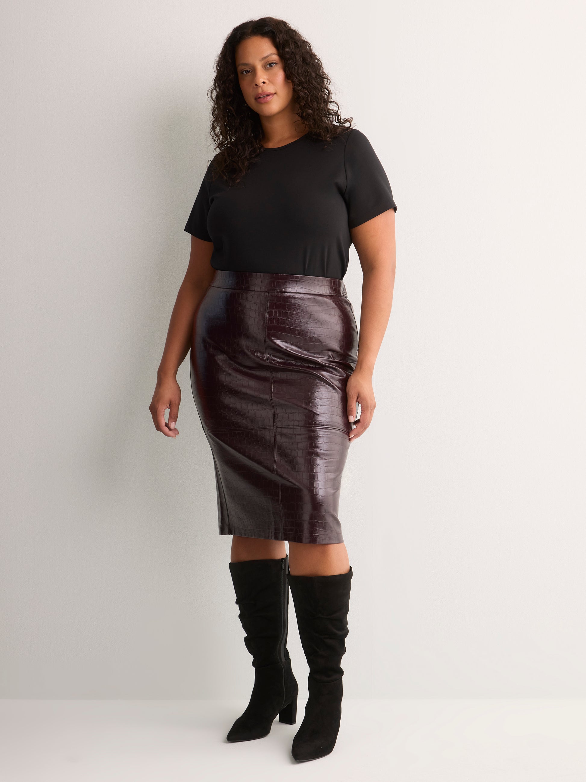 Smooth-Fit Crew-Neck Short-Sleeve Knit Top