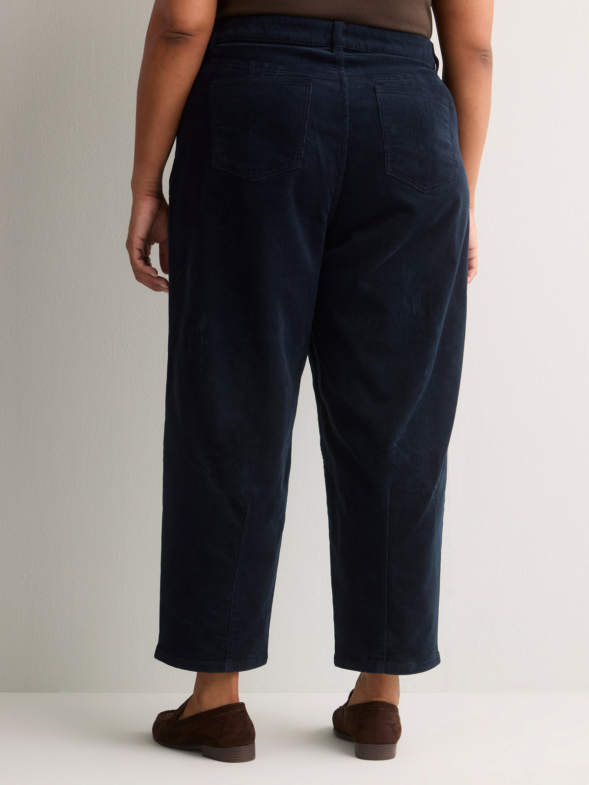 Curvy-Fit Barrel-Leg Corduroy Pant
