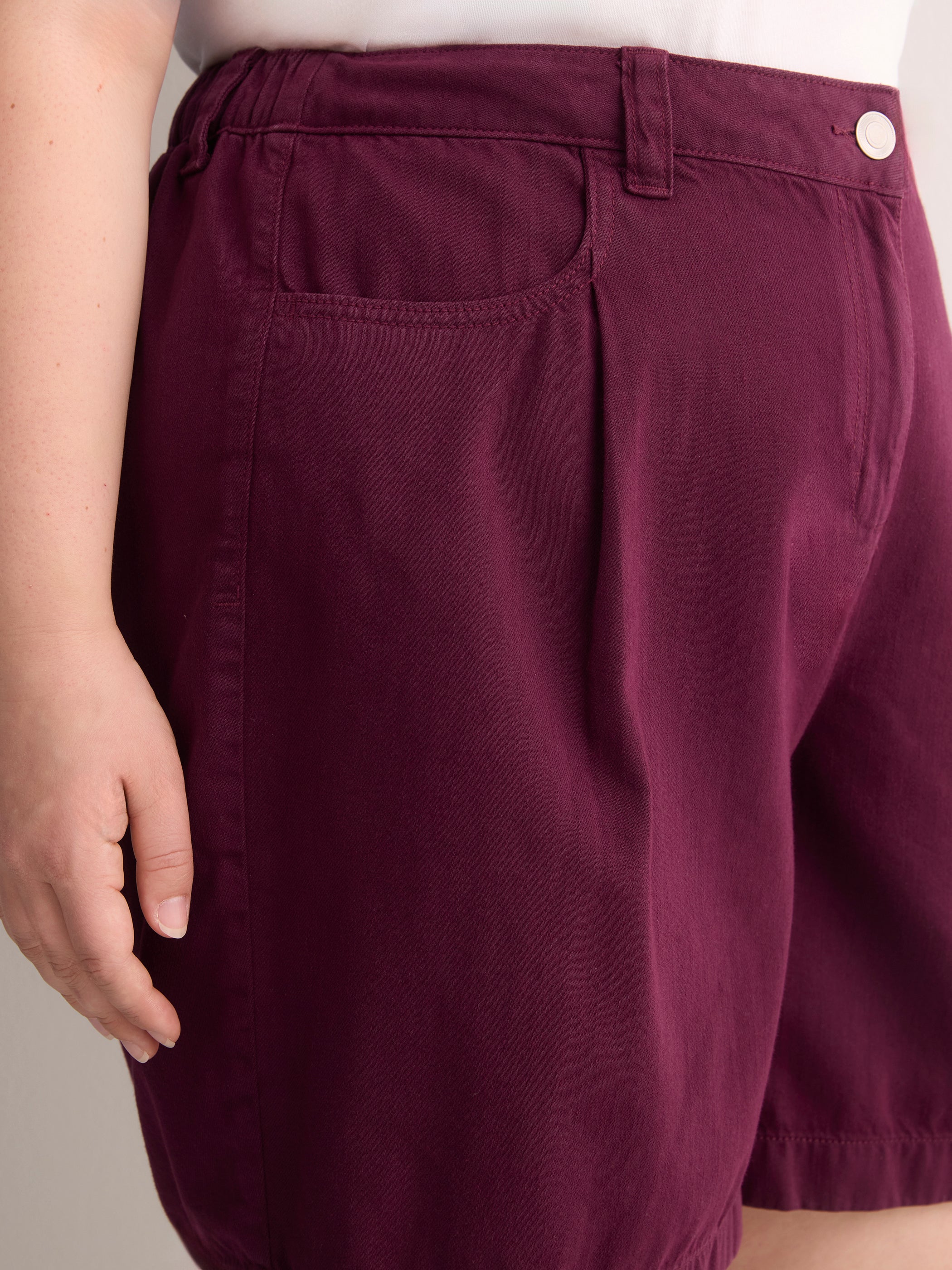Cotton Tencel Blend Bermuda Short