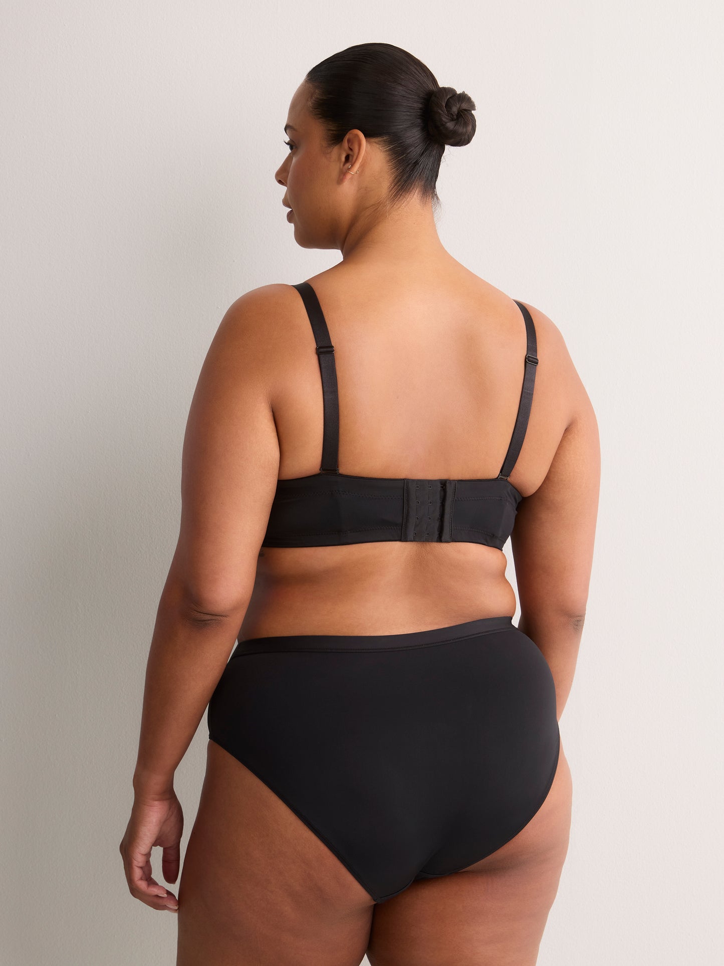Strapless/Multiway Microfibre Bra - Déesse Collection