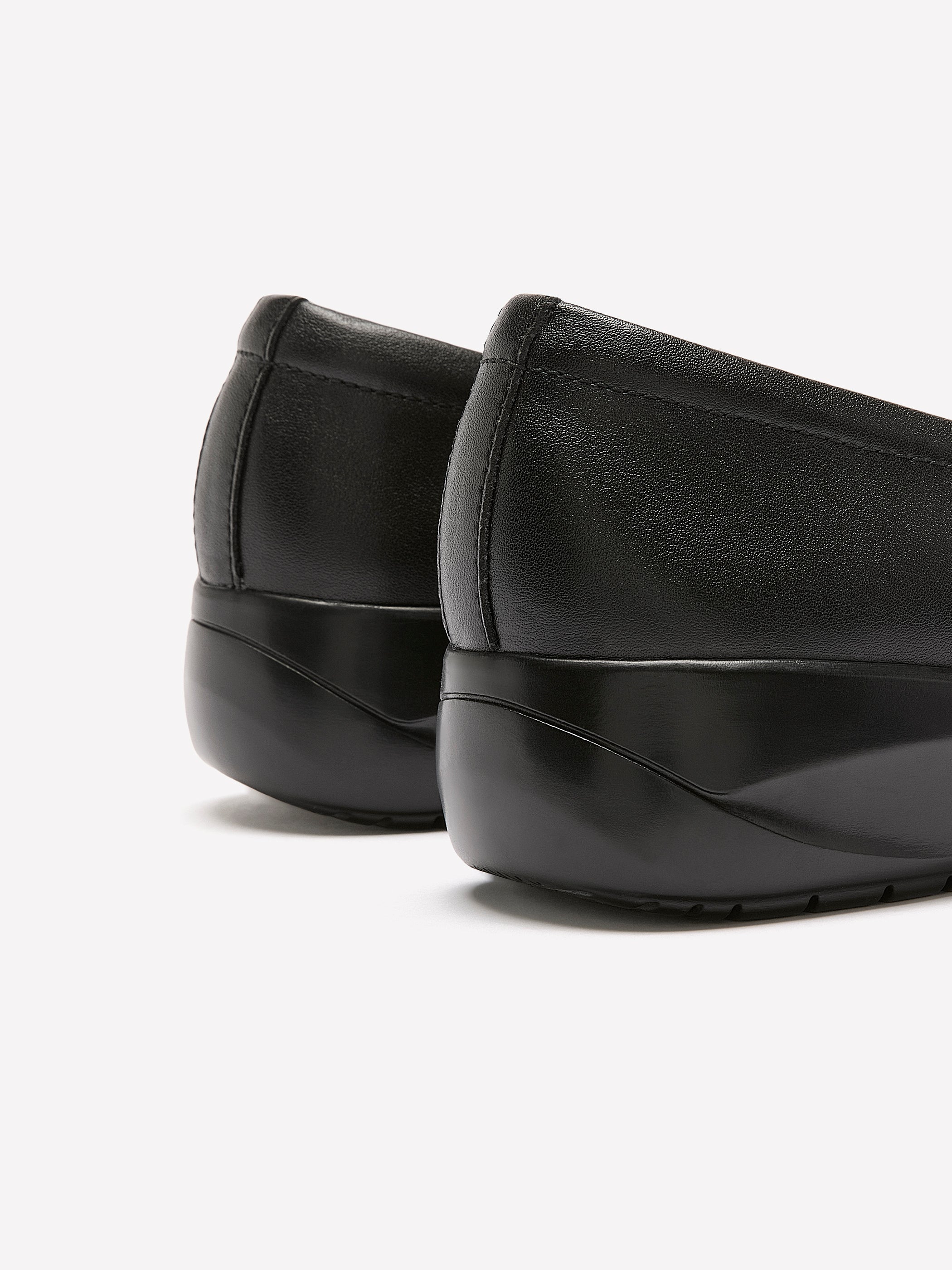 Wide Width, Kaetlyn Rhea Black Leather Shoe - Clarks