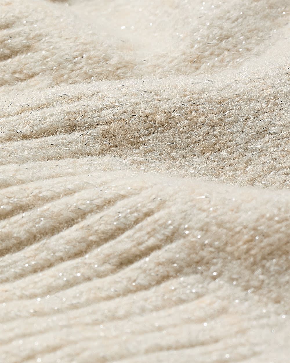 Pull à col rond et mailles métalliques