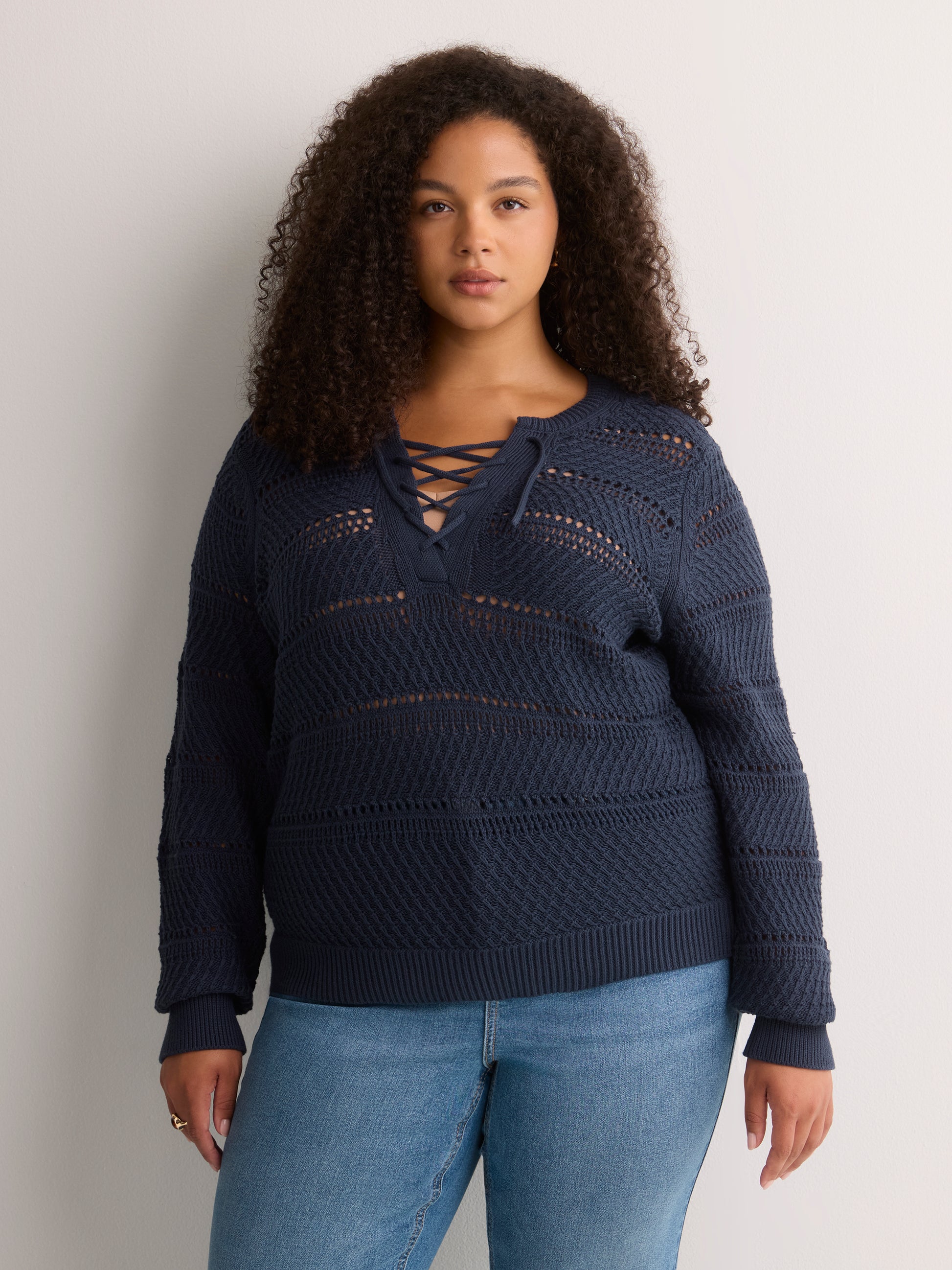 Straight Lace-Up Crew Neck Combed Knit Sweater