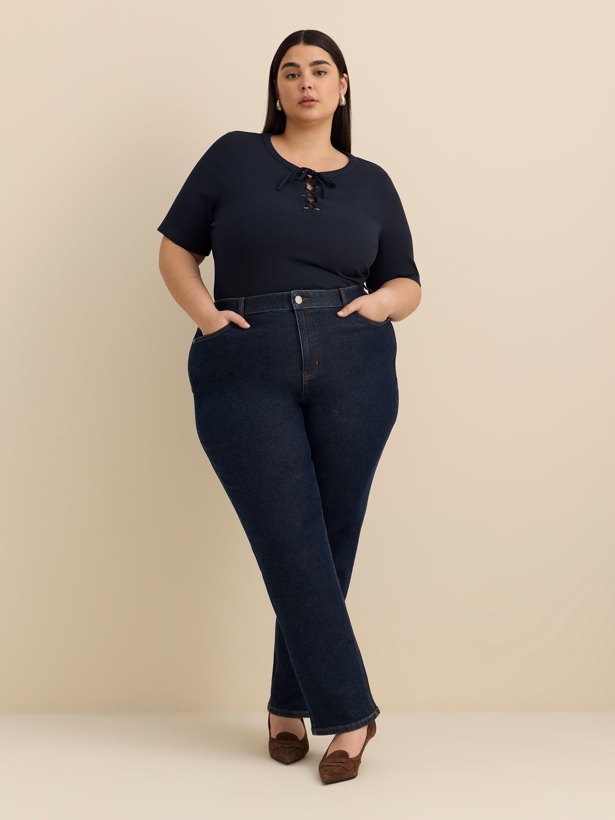 Haut à manches coude avec encolure lacée