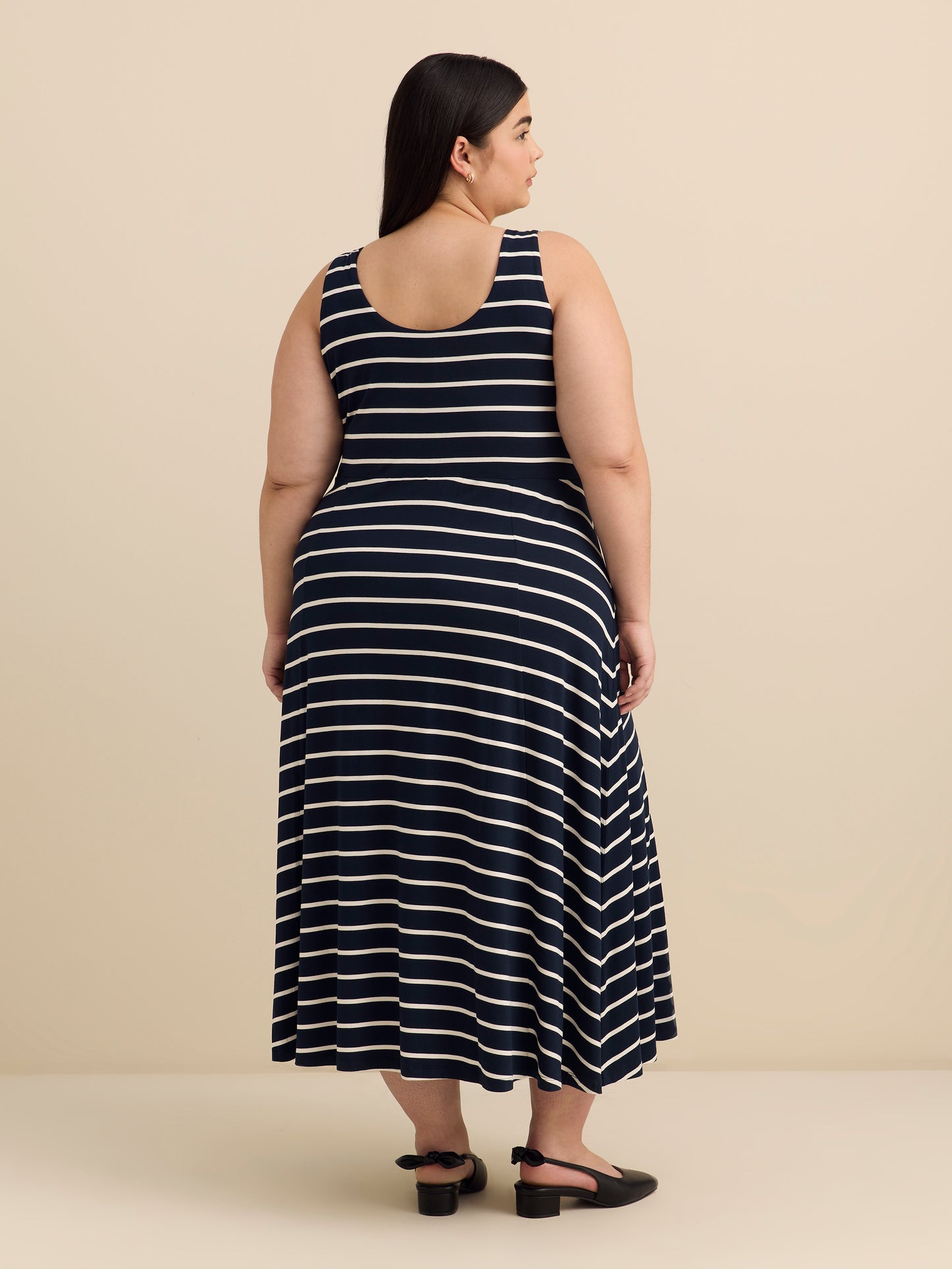 Responsible, Yarn-Dyed Scoop-Neck Sleeveless Dress with Slit