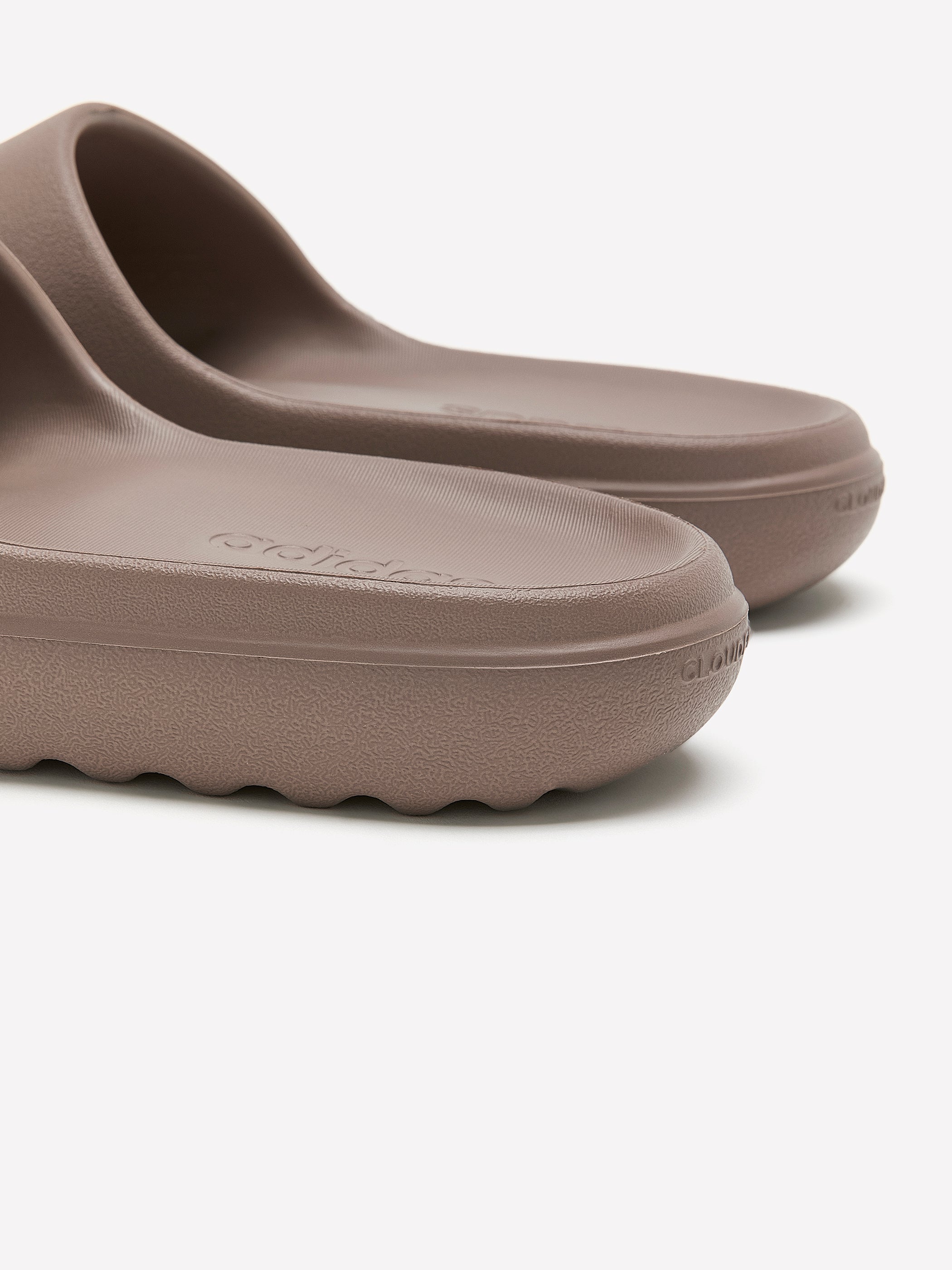 Sandale à enfiler Adilette, taille régulière - adidas