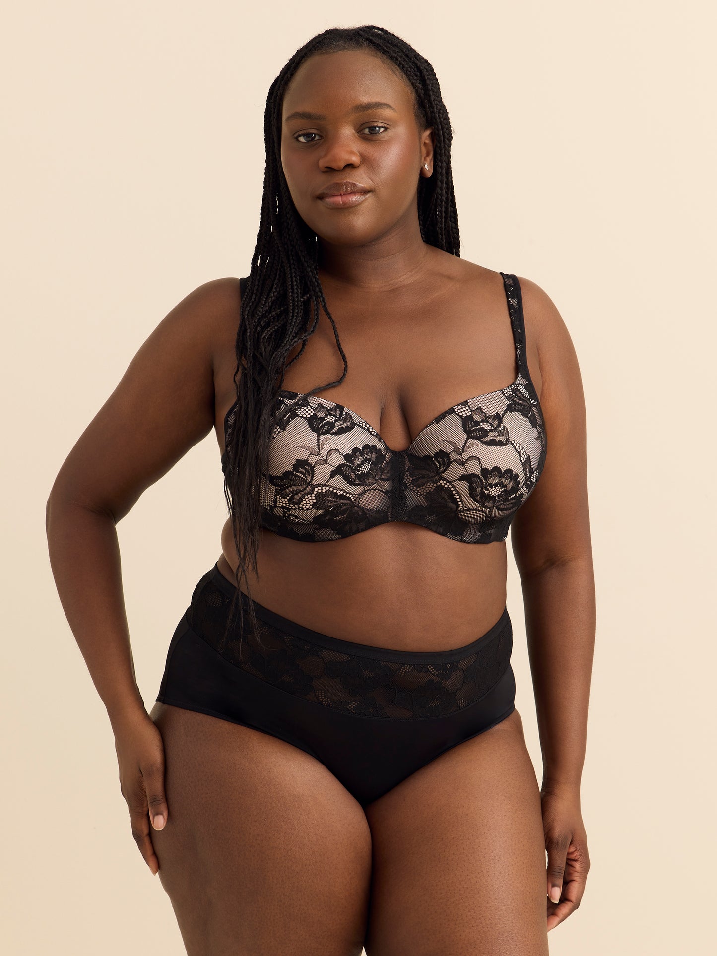 Padded T-Shirt Bra with Lace - Déesse Collection