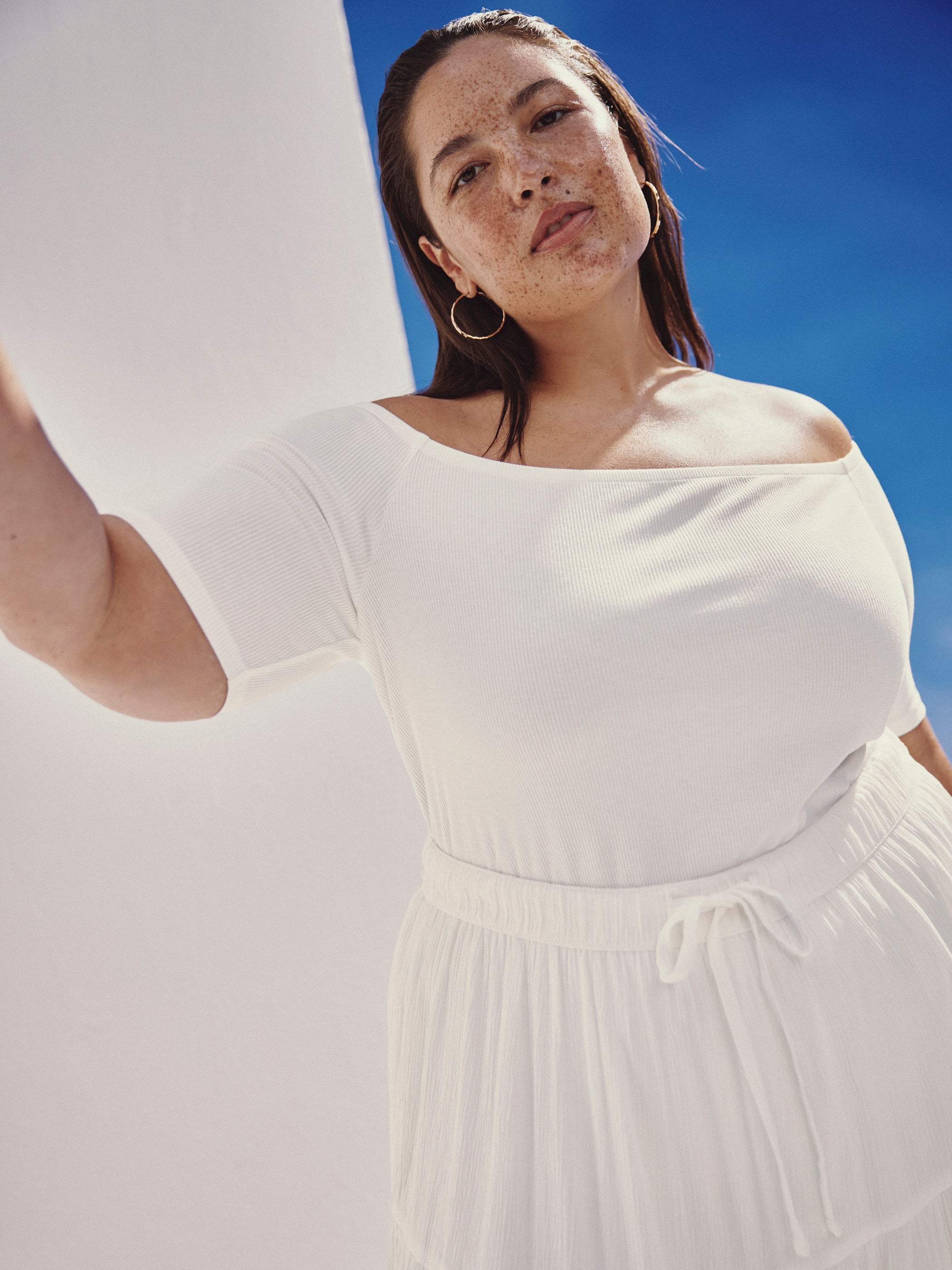 Off-Shoulder Ribbed Knit Fitted Top