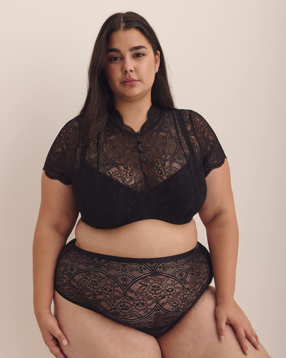 Haut court sexy en dentelle noire avec bonnets balconnets, avec armature - Déesse Collection