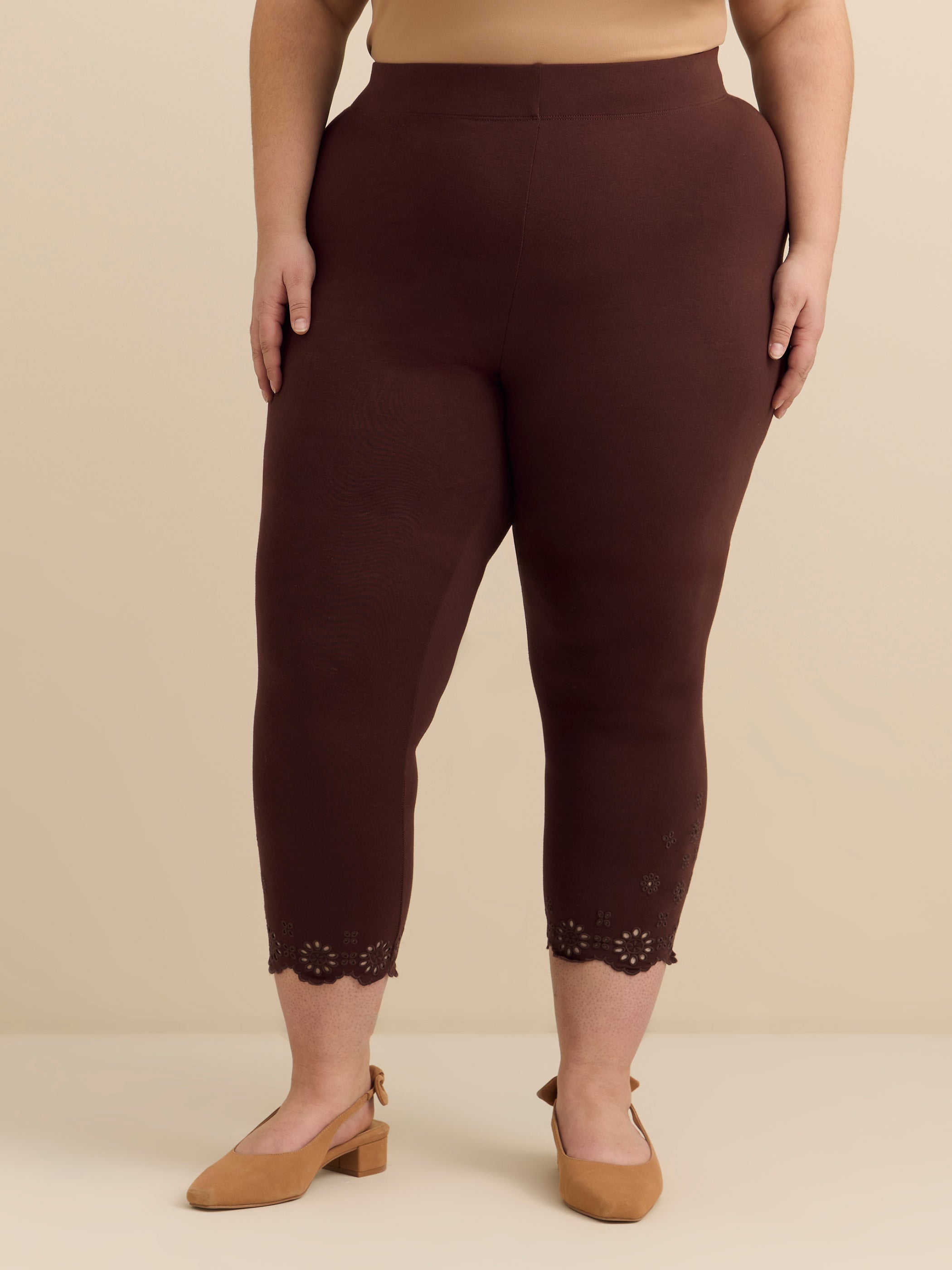 Solid Cropped Legging with Broderie Anglaise