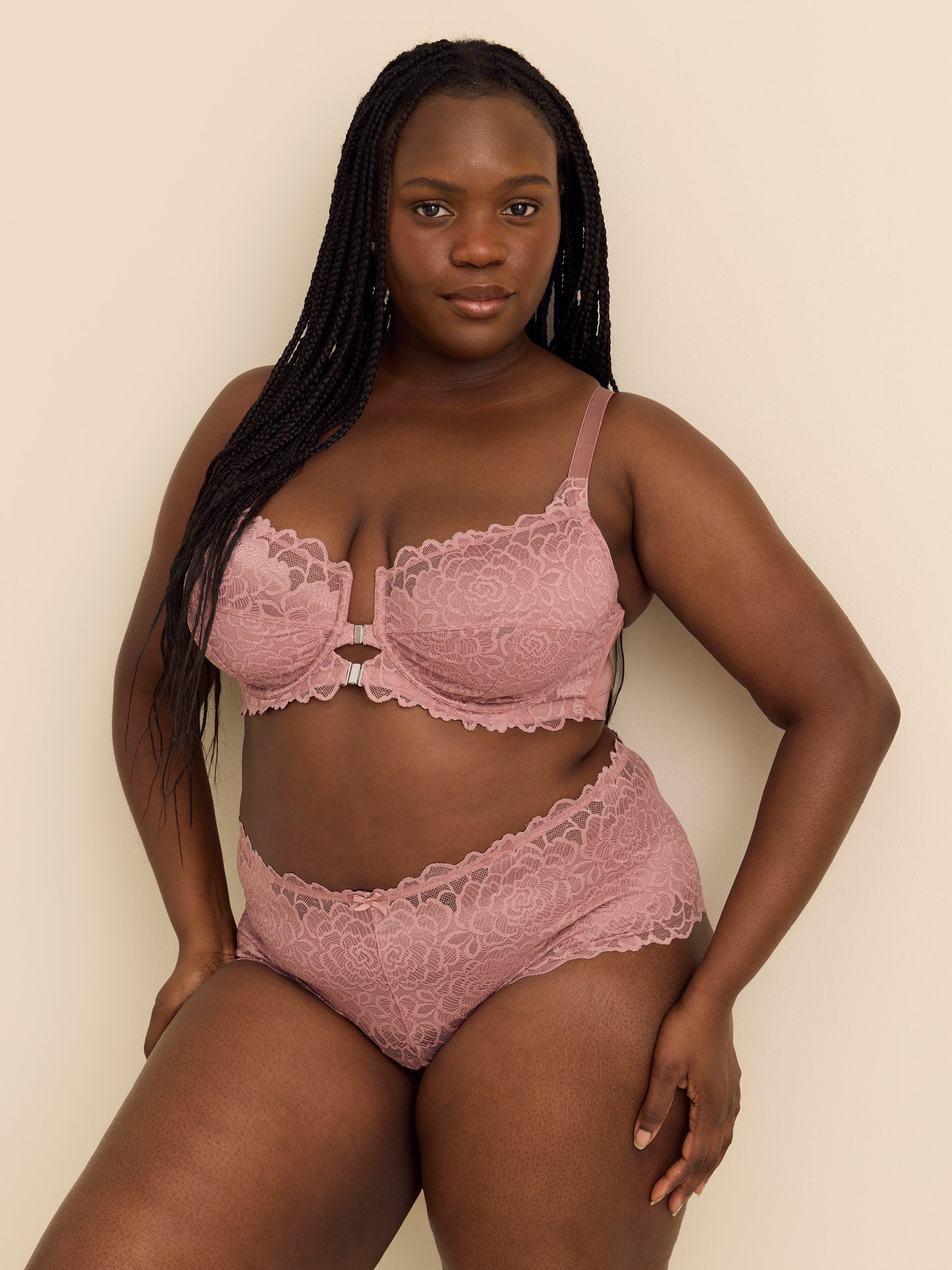 Solid Brief with Lace Trim - Déesse Collection