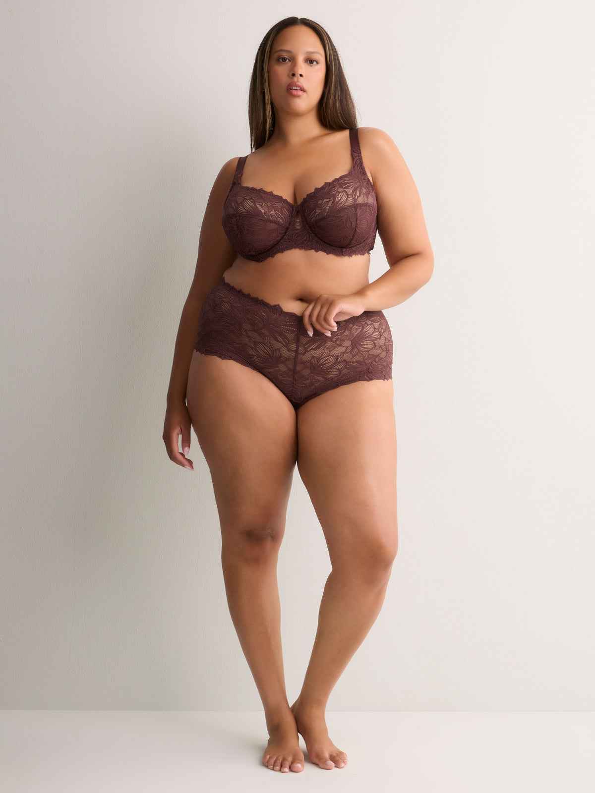 Lace T-Cup Underwire Bra - Déesse Collection