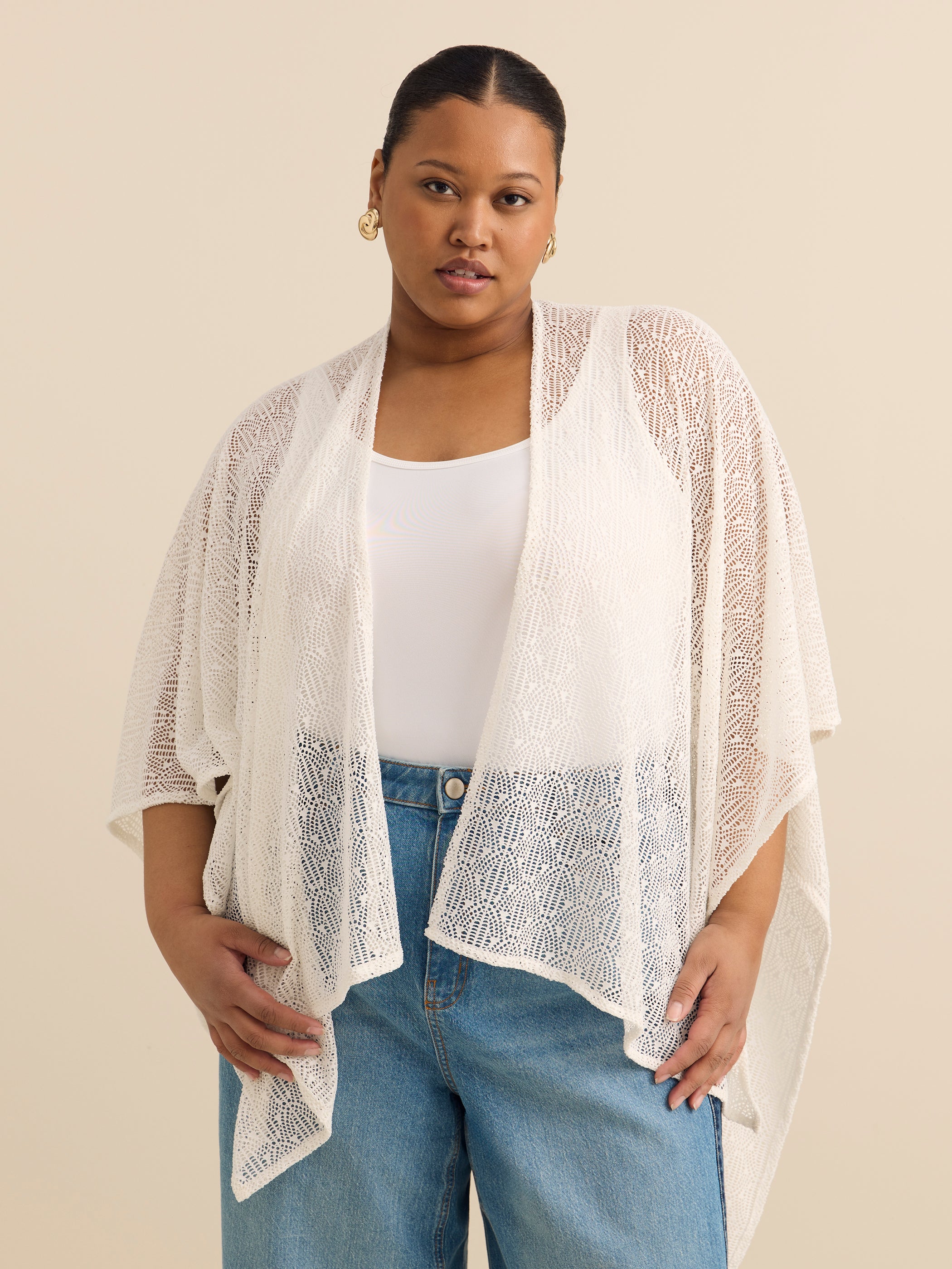 Cape à devant ouvert et mailles de fantaisie