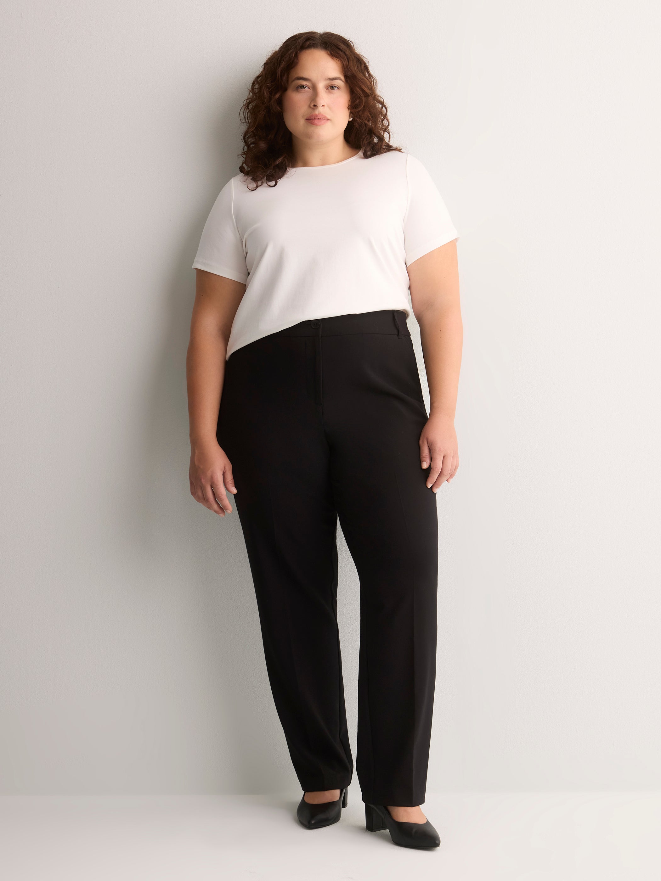 Curvy Straight-Leg Savvy II Pant