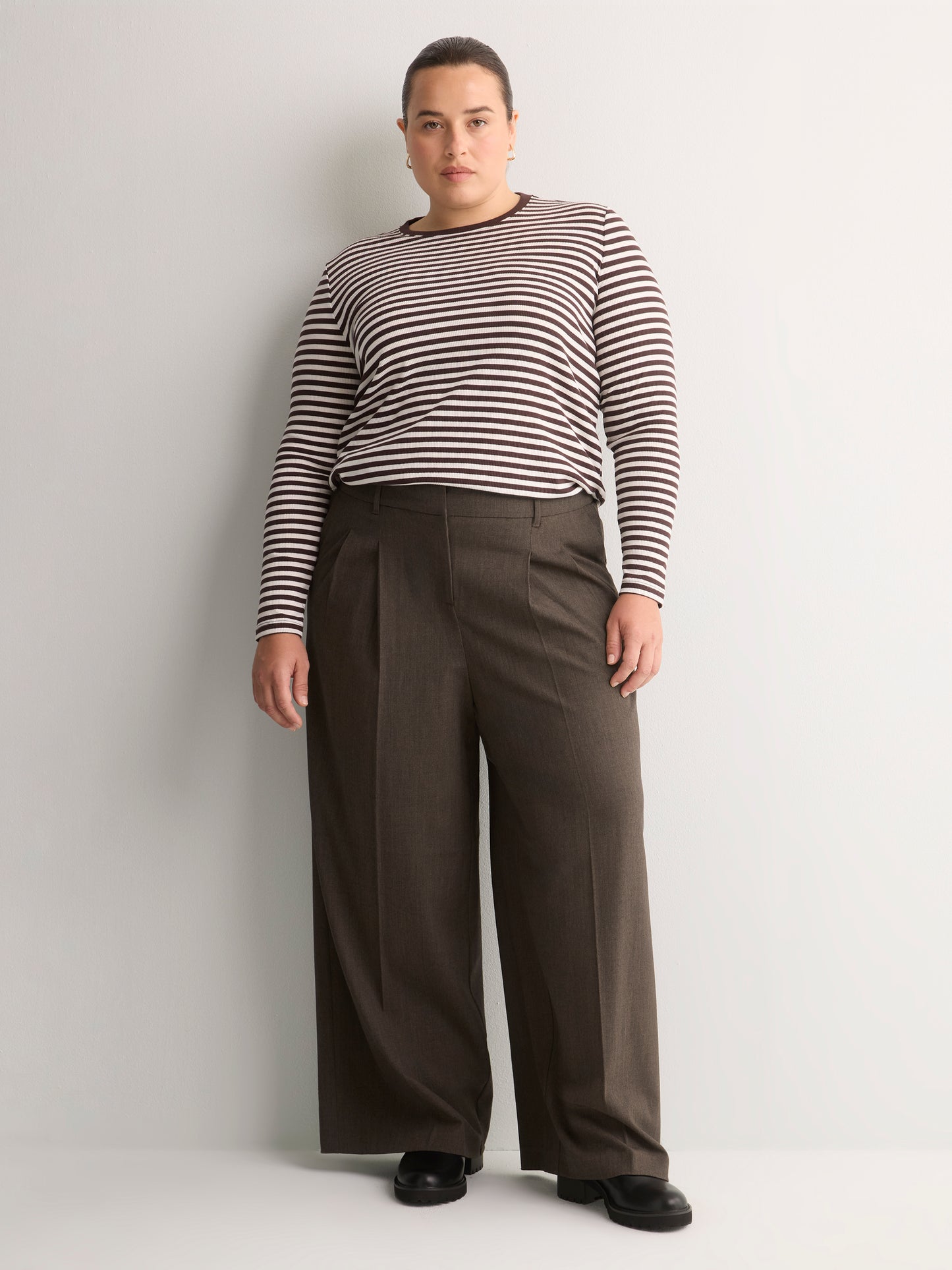 Brown Striped Boyfriend-Fit Long-Sleeve Rib Knit Tee