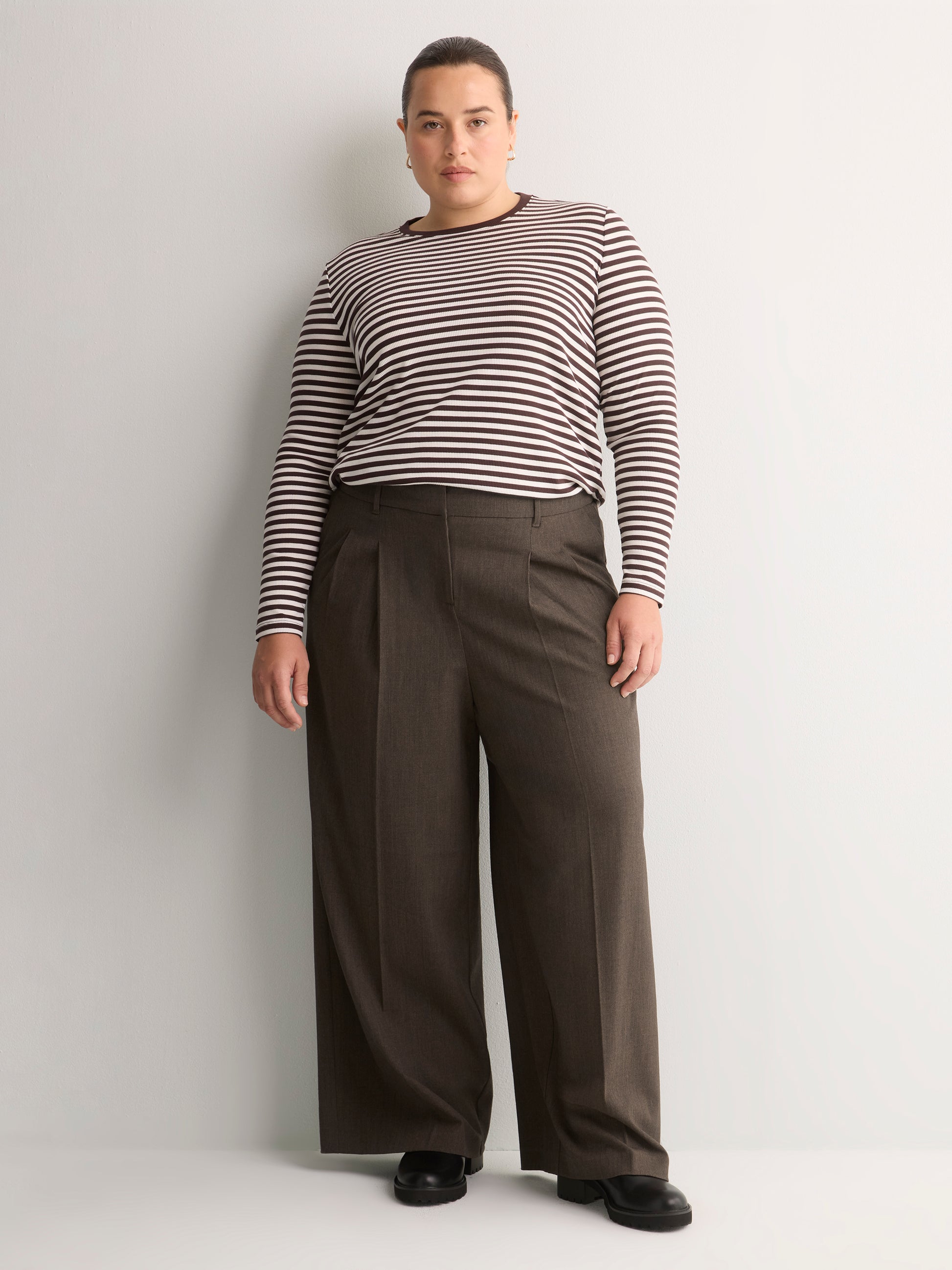 Brown Striped Boyfriend-Fit Long-Sleeve Rib Knit Tee