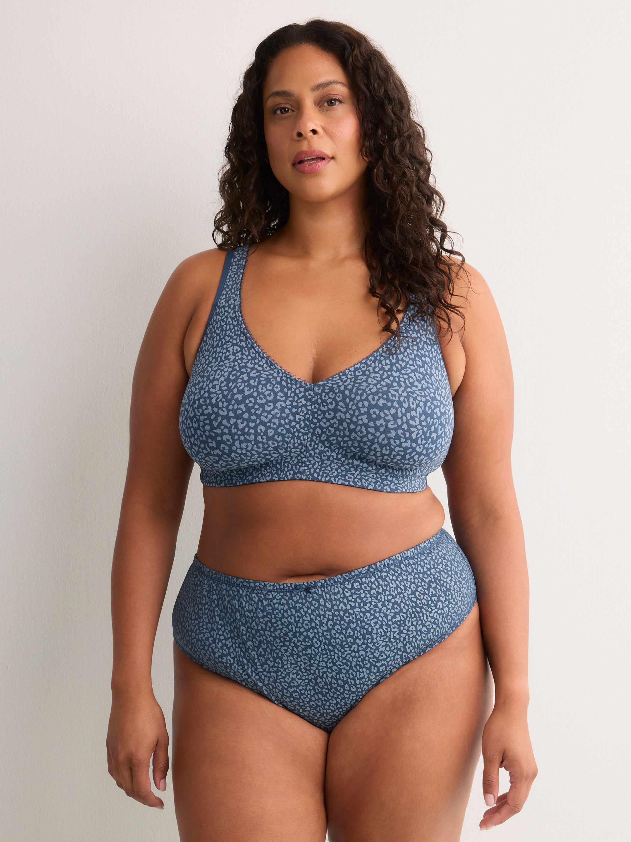 Wireless Blue Leopard Cotton Bra with Lace Trim - tiVOGLIO