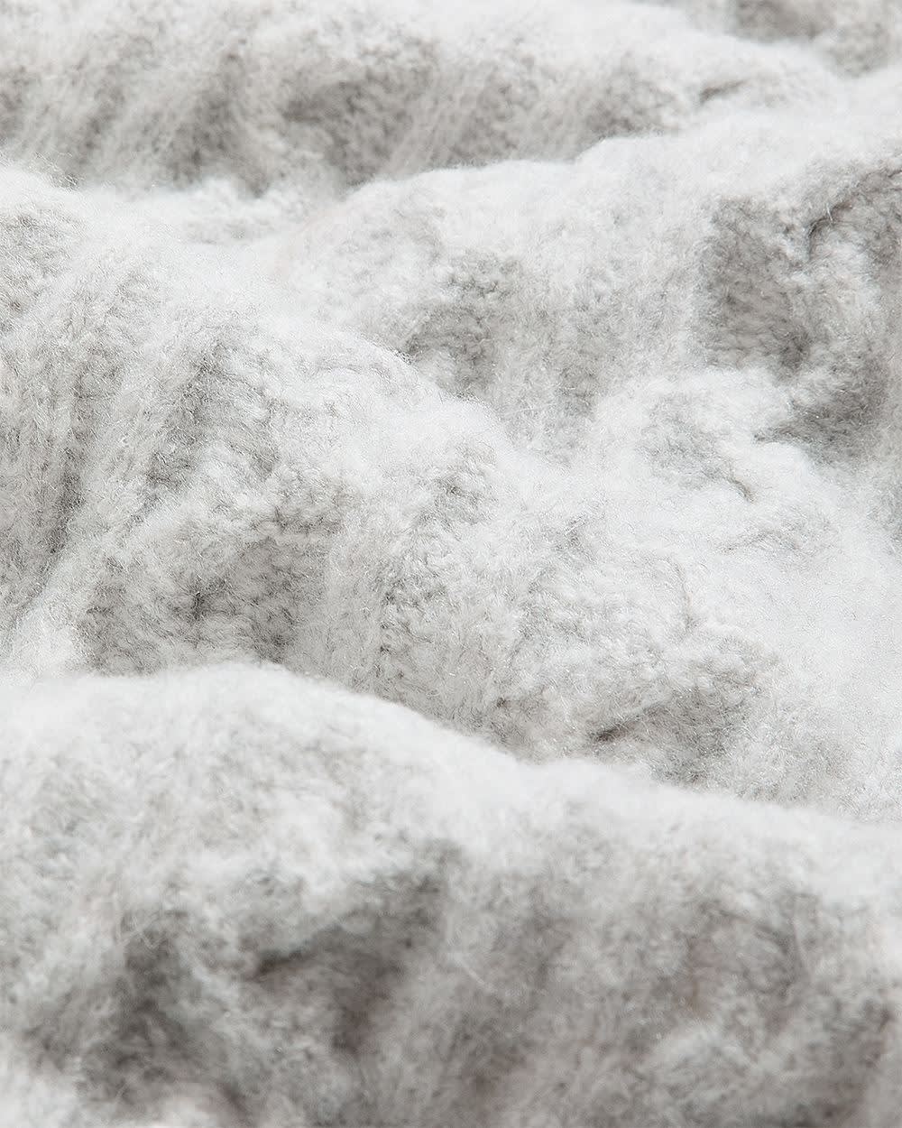 Écharpe en mailles torsadées