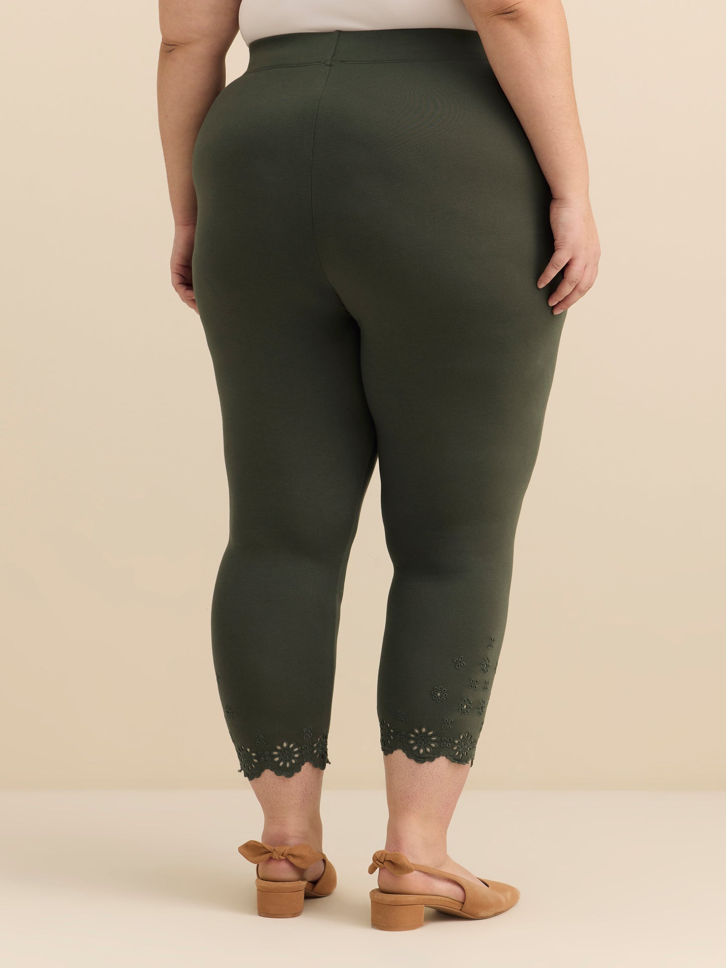 Solid Cropped Legging with Broderie Anglaise